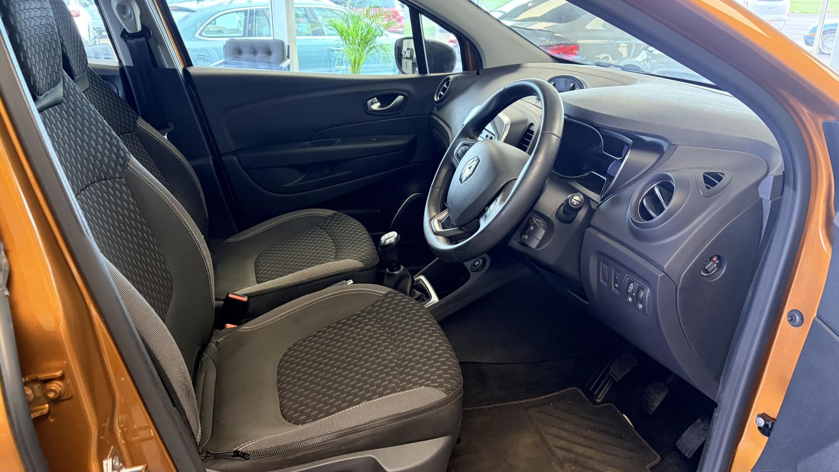 Renault Captur 0.9 TCe ENERGY Dynamique Nav SUV 5dr Petrol Manual Euro 6 (s/s) (90 ps)