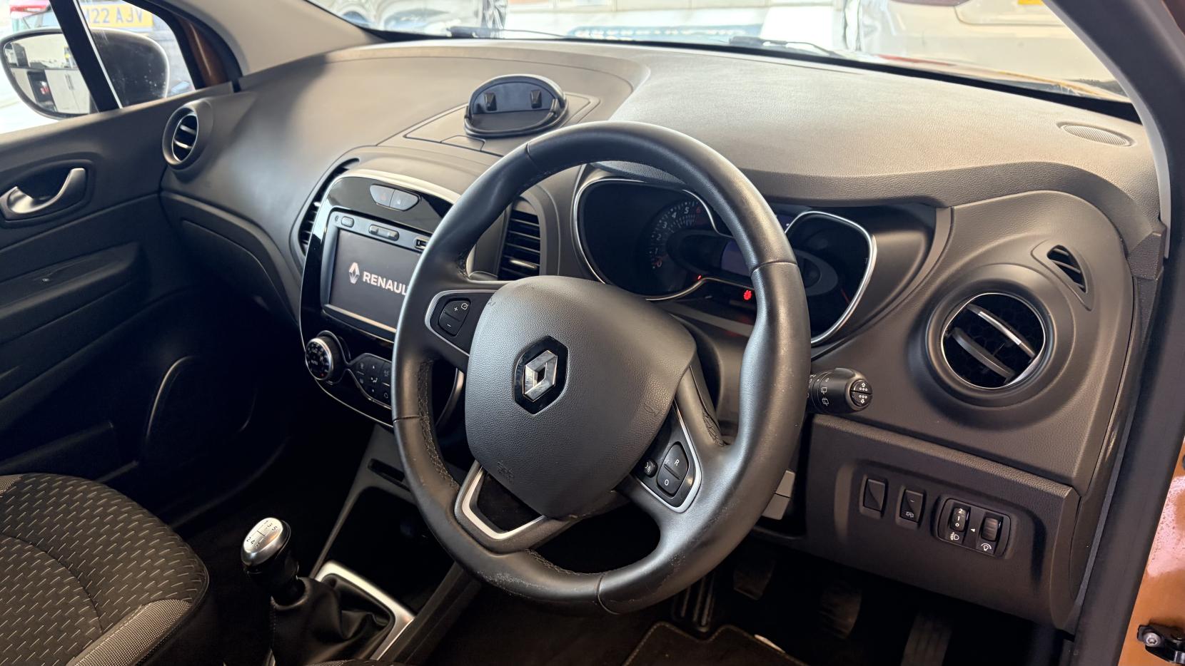 Renault Captur 0.9 TCe ENERGY Dynamique Nav SUV 5dr Petrol Manual Euro 6 (s/s) (90 ps)