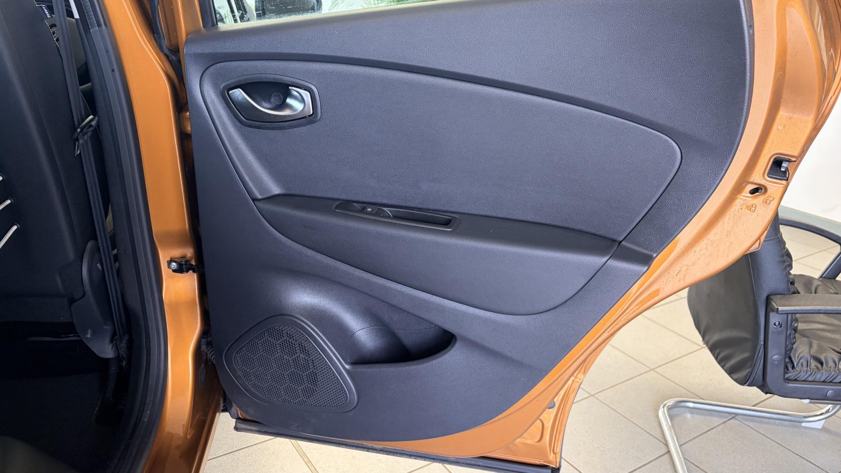 Renault Captur 0.9 TCe ENERGY Dynamique Nav SUV 5dr Petrol Manual Euro 6 (s/s) (90 ps)