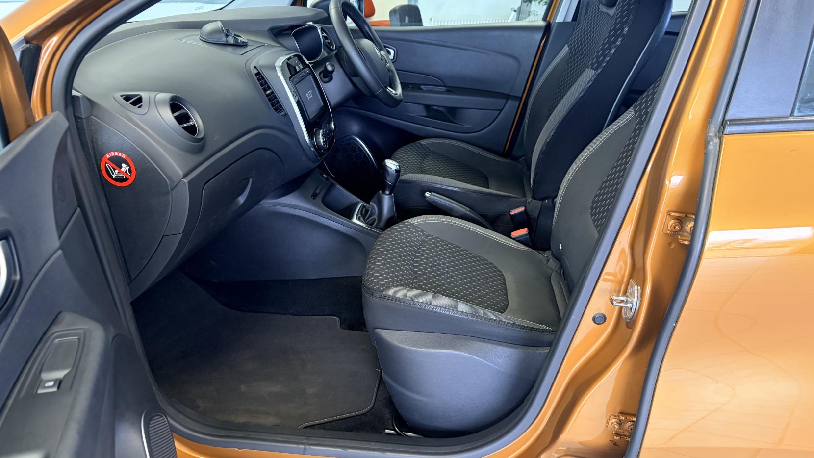 Renault Captur 0.9 TCe ENERGY Dynamique Nav SUV 5dr Petrol Manual Euro 6 (s/s) (90 ps)