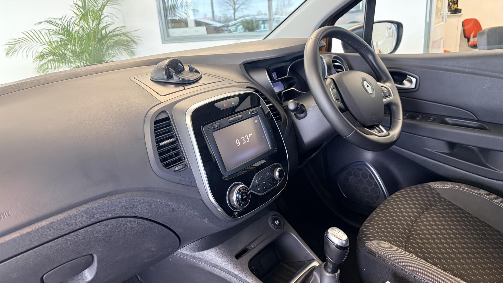 Renault Captur 0.9 TCe ENERGY Dynamique Nav SUV 5dr Petrol Manual Euro 6 (s/s) (90 ps)