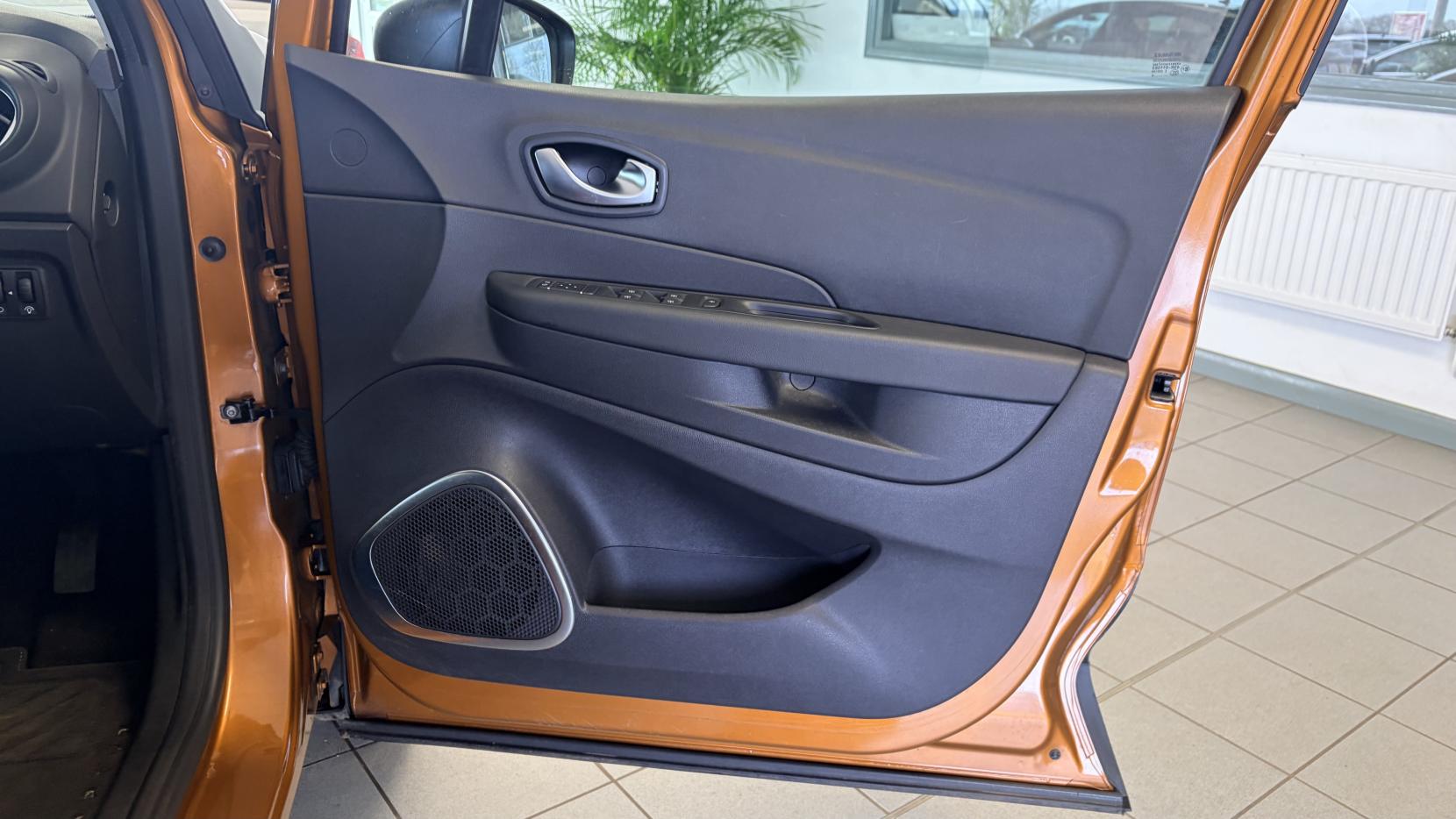 Renault Captur 0.9 TCe ENERGY Dynamique Nav SUV 5dr Petrol Manual Euro 6 (s/s) (90 ps)