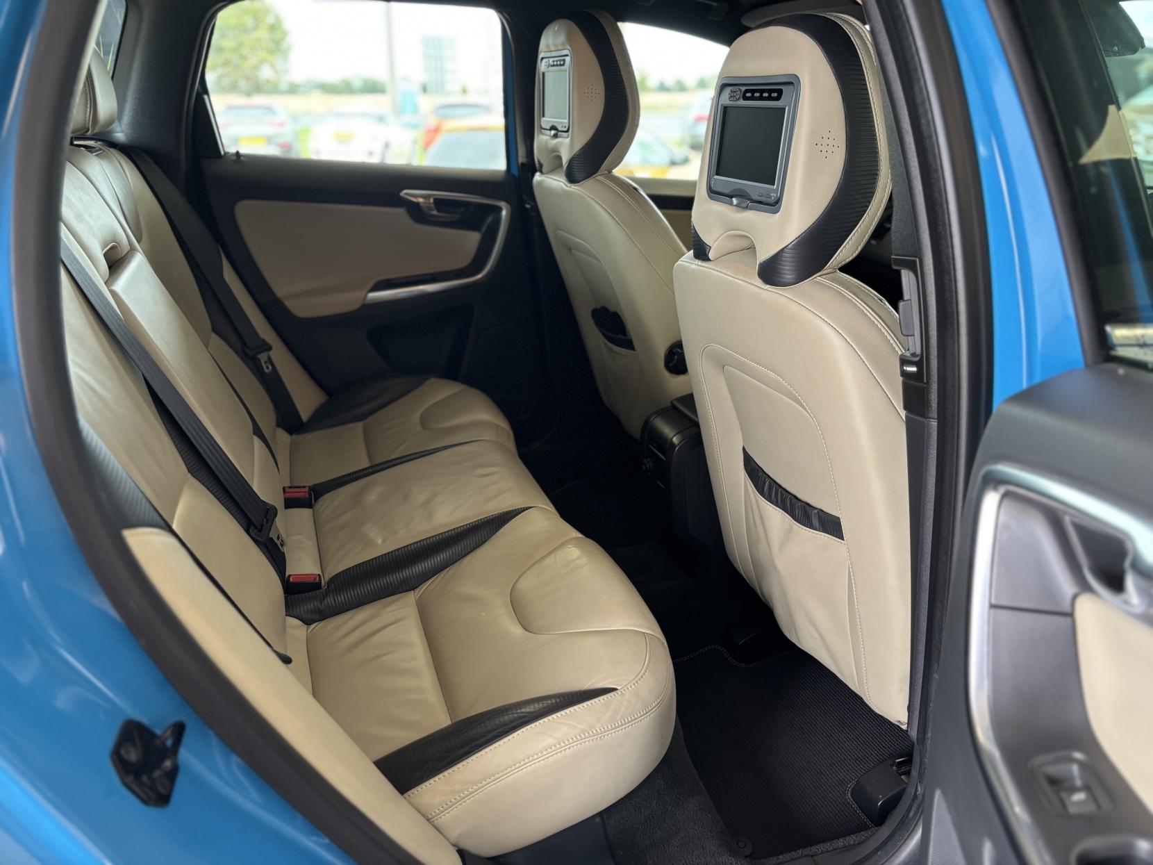 Volvo XC60 2.4 D4 R-Design SUV 5dr Diesel Manual AWD Euro 5 (s/s) (163 ps)