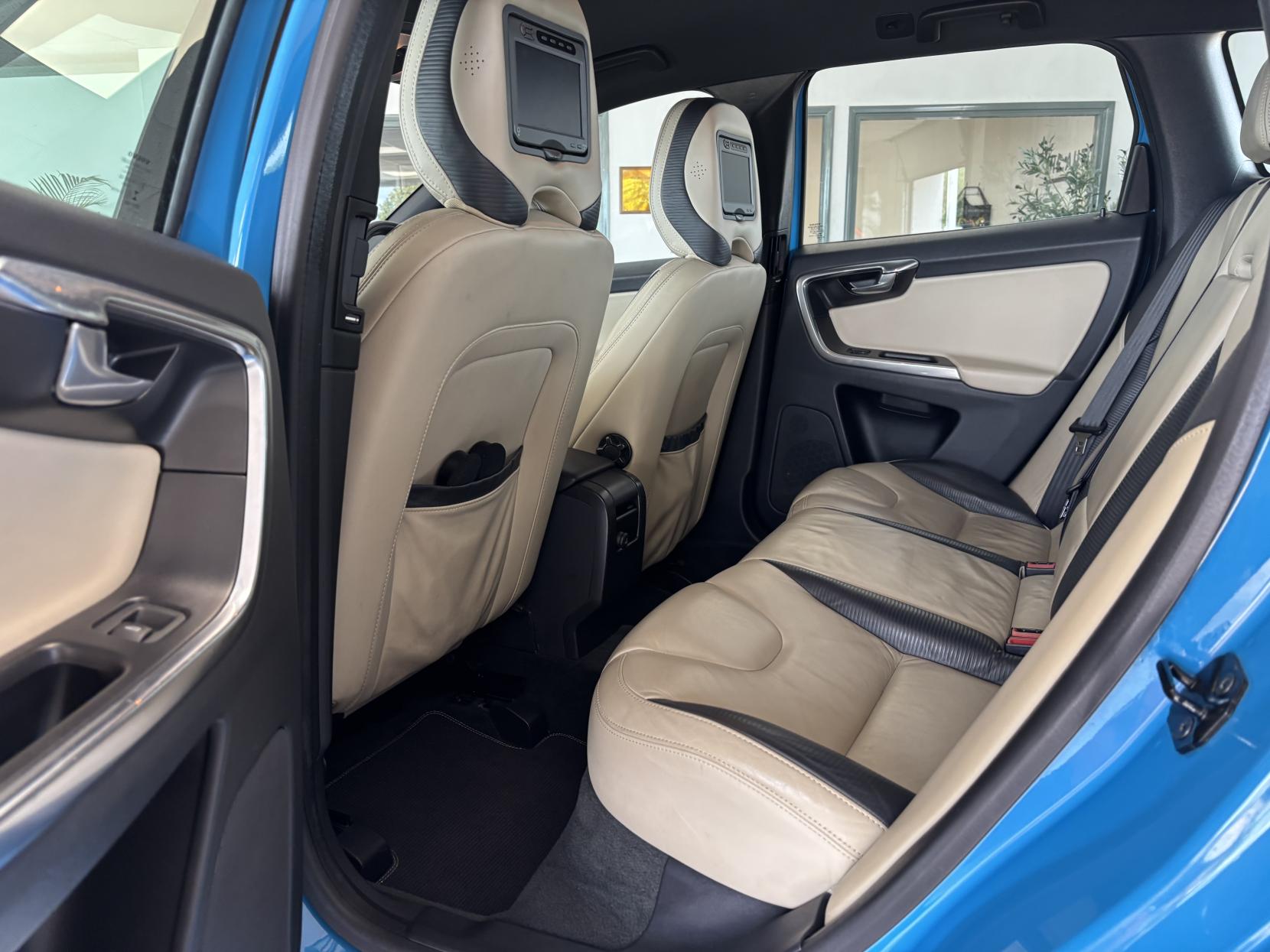 Volvo XC60 2.4 D4 R-Design SUV 5dr Diesel Manual AWD Euro 5 (s/s) (163 ps)