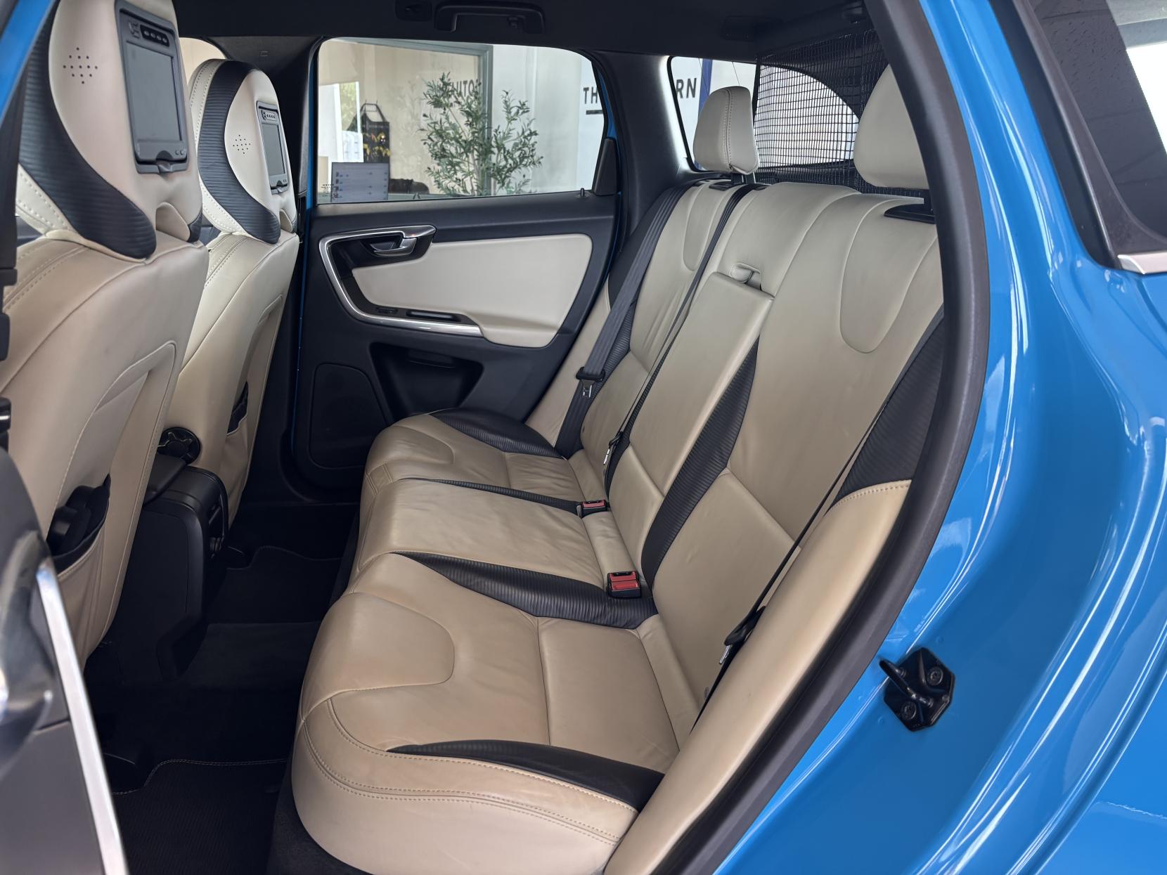 Volvo XC60 2.4 D4 R-Design SUV 5dr Diesel Manual AWD Euro 5 (s/s) (163 ps)