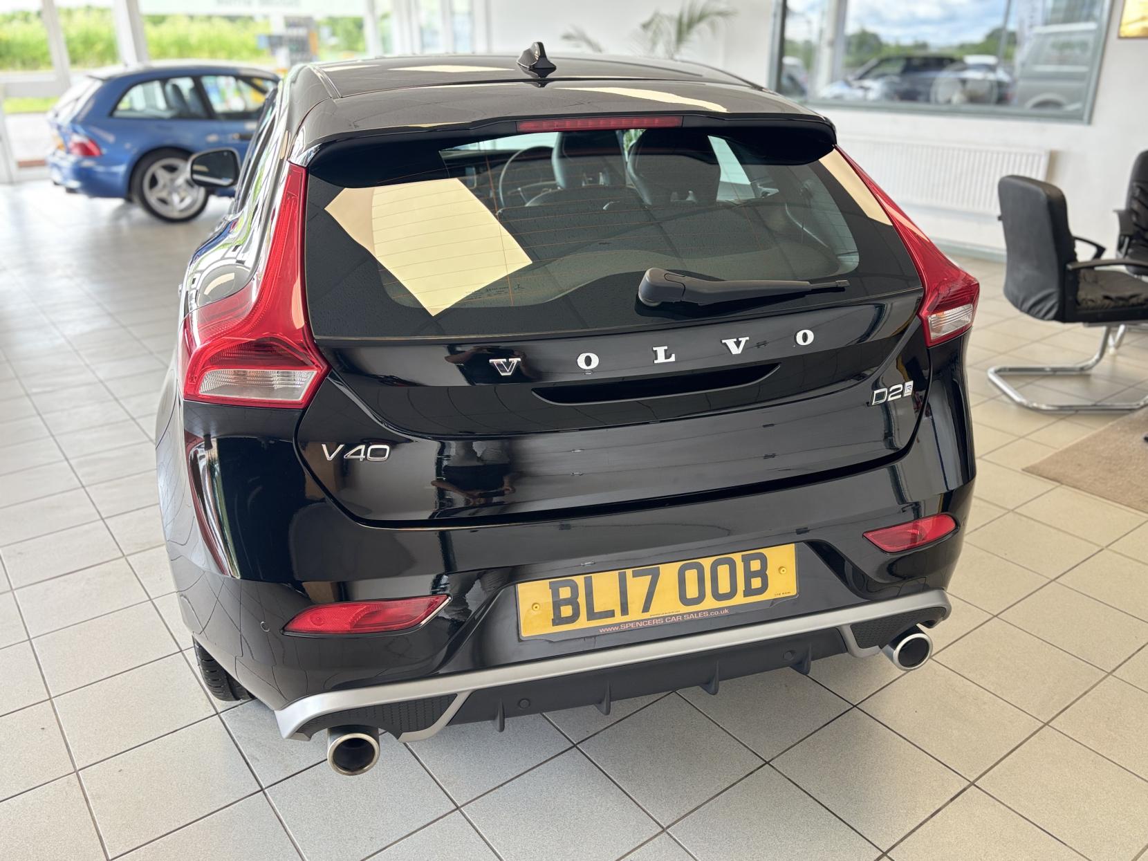 Volvo V40 2.0 D2 R-Design Nav Plus Hatchback 5dr Diesel Manual Euro 6 (s/s) (120 ps)