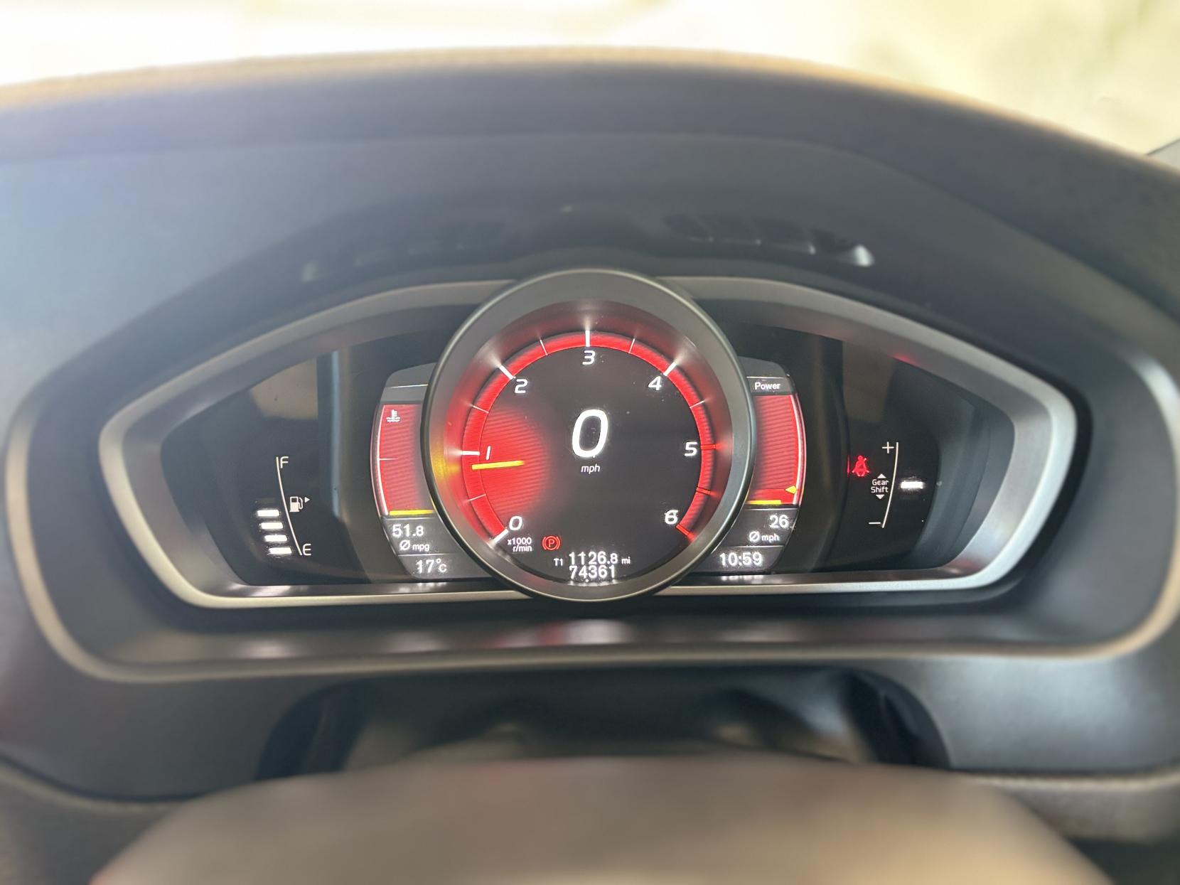 Volvo V40 2.0 D2 R-Design Nav Plus Hatchback 5dr Diesel Manual Euro 6 (s/s) (120 ps)