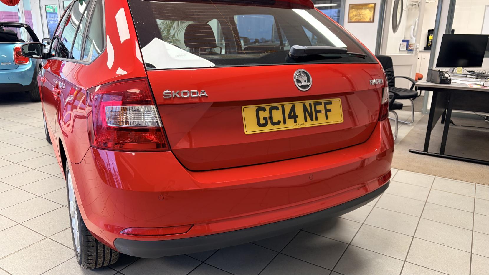 Skoda Rapid Spaceback 1.2 TSI SE Hatchback 5dr Petrol Manual Euro 5 (105 ps)