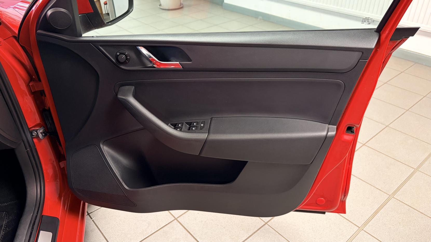 Skoda Rapid Spaceback 1.2 TSI SE Hatchback 5dr Petrol Manual Euro 5 (105 ps)