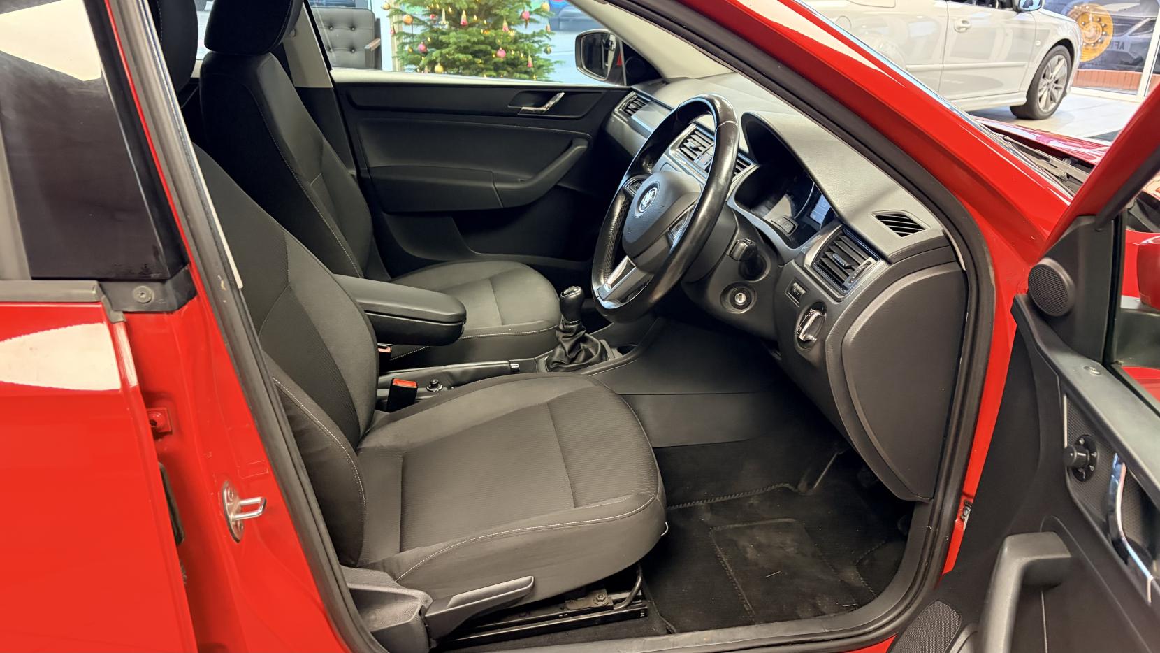 Skoda Rapid Spaceback 1.2 TSI SE Hatchback 5dr Petrol Manual Euro 5 (105 ps)