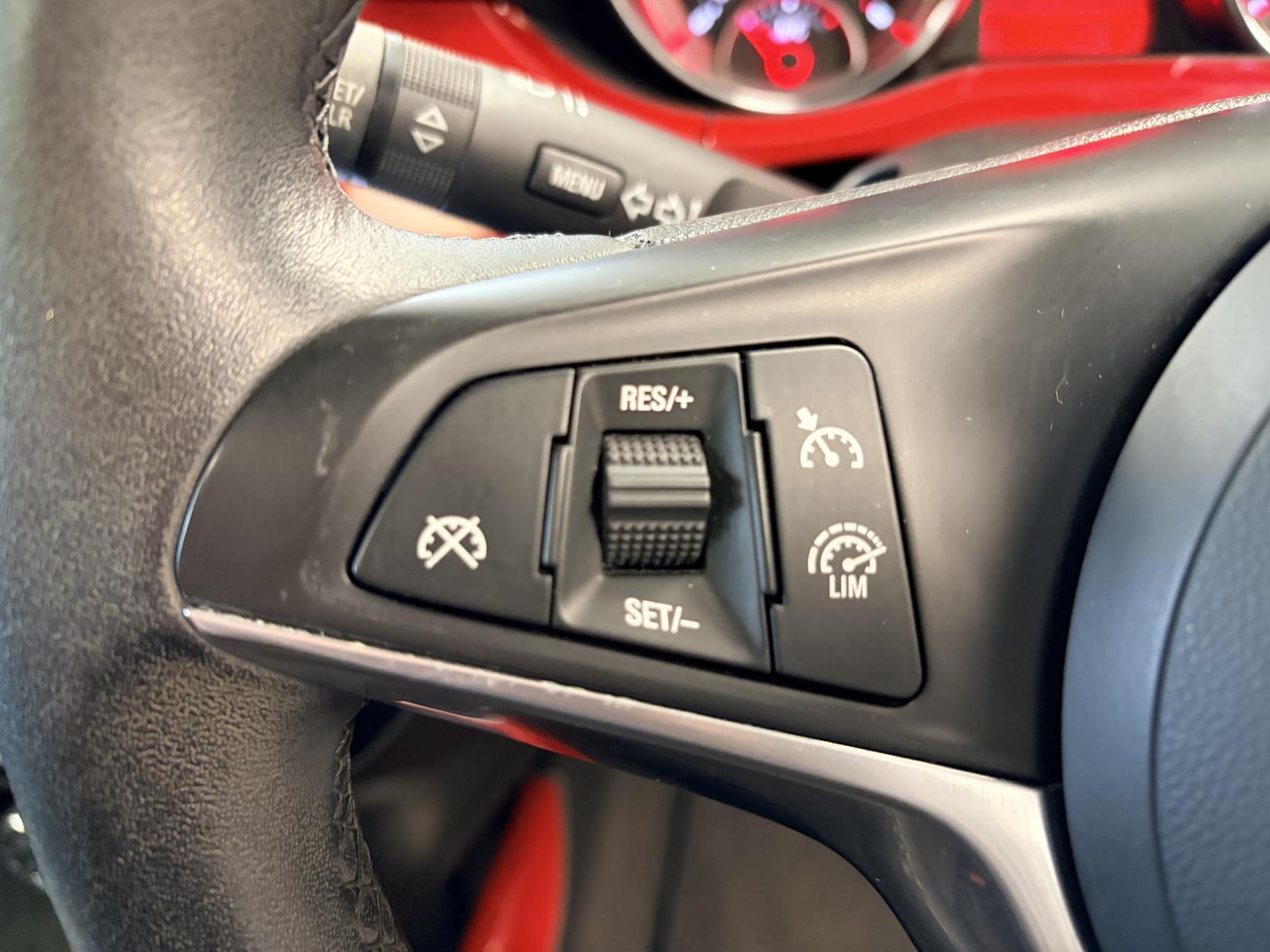 Vauxhall ADAM 1.4 16v GLAM Hatchback 3dr Petrol Manual Euro 5 (87 ps)