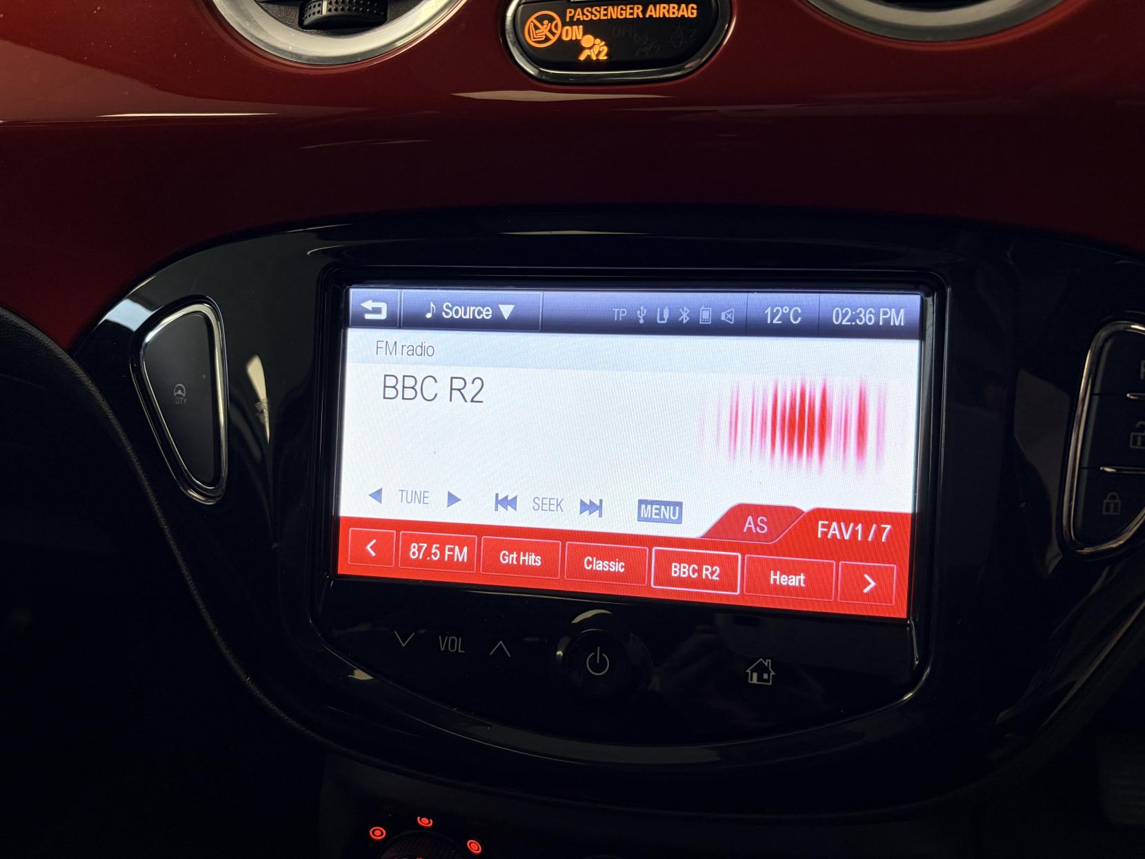 Vauxhall ADAM 1.4 16v GLAM Hatchback 3dr Petrol Manual Euro 5 (87 ps)