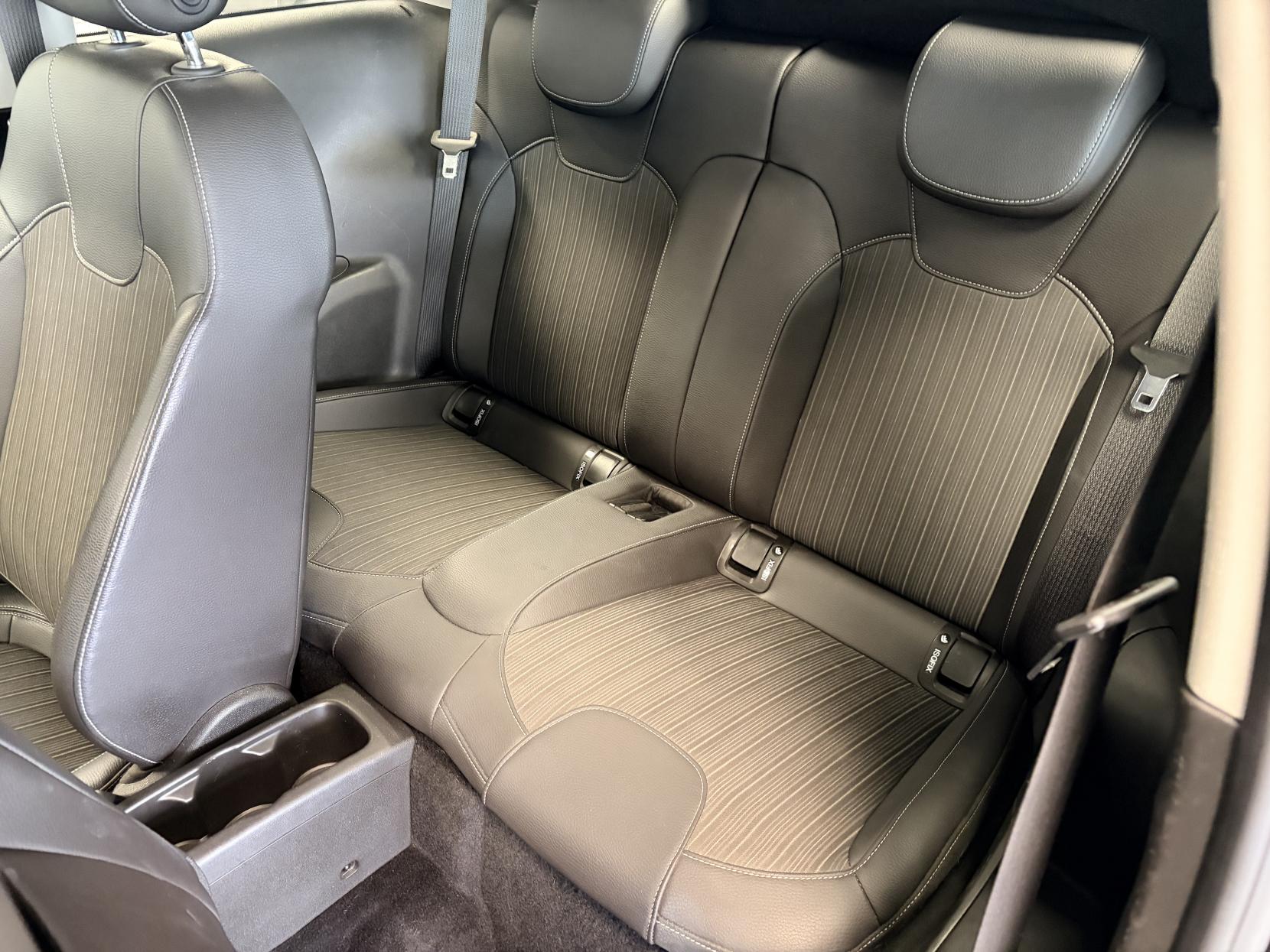 Vauxhall ADAM 1.4 16v GLAM Hatchback 3dr Petrol Manual Euro 5 (87 ps)