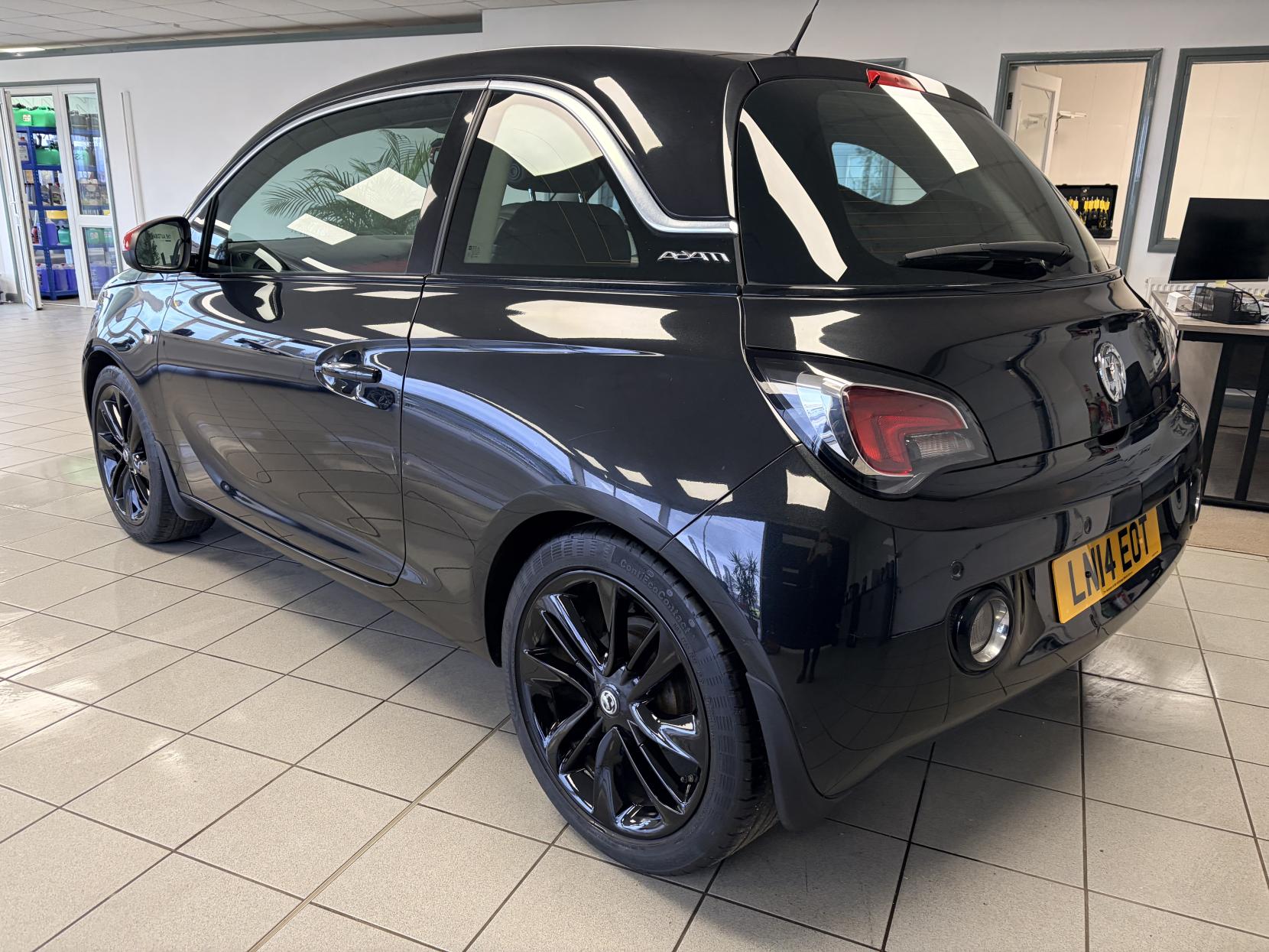 Vauxhall ADAM 1.4 16v GLAM Hatchback 3dr Petrol Manual Euro 5 (87 ps)