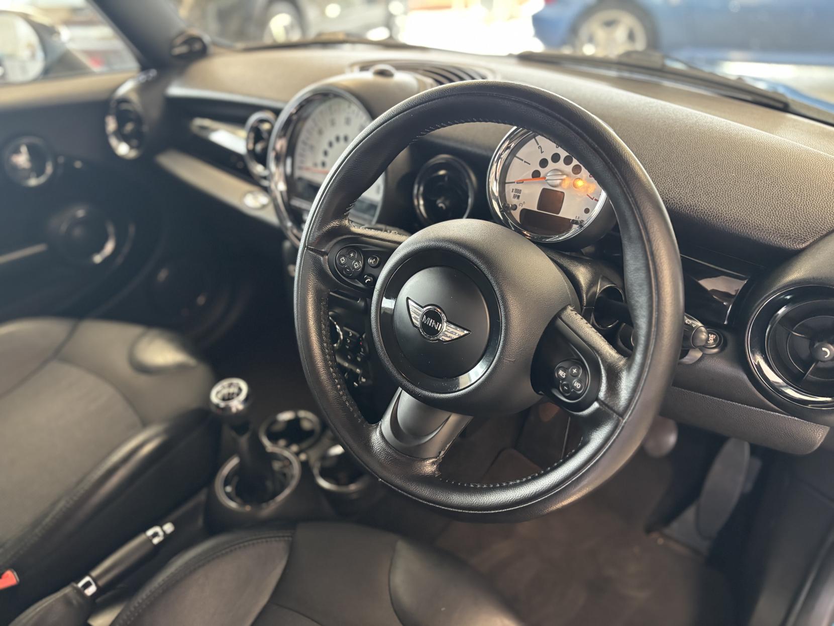 MINI Hatch 1.6 Cooper D Pimlico Hatchback 3dr Diesel Manual Euro 5 (s/s) (112 ps)