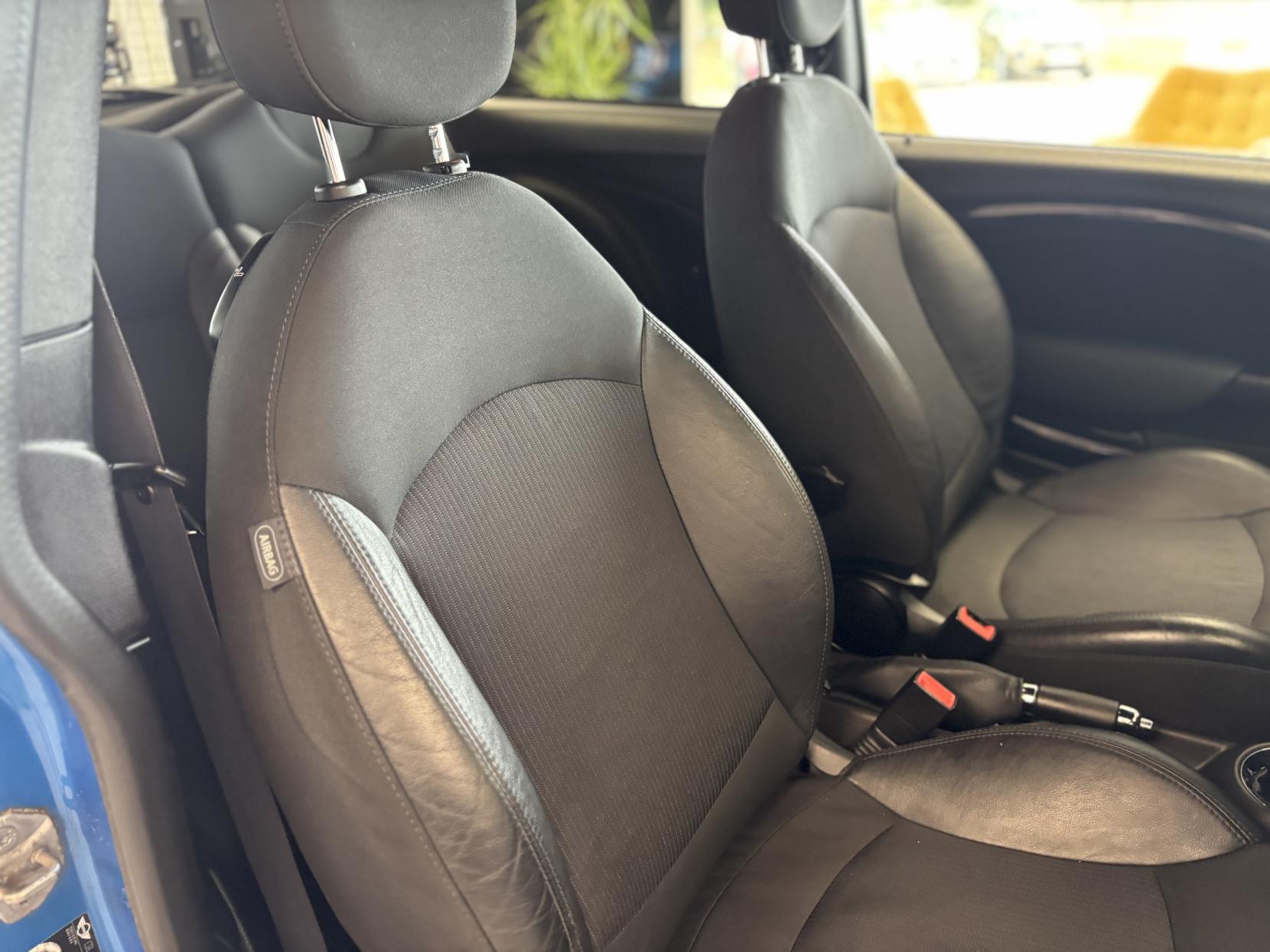 MINI Hatch 1.6 Cooper D Pimlico Hatchback 3dr Diesel Manual Euro 5 (s/s) (112 ps)