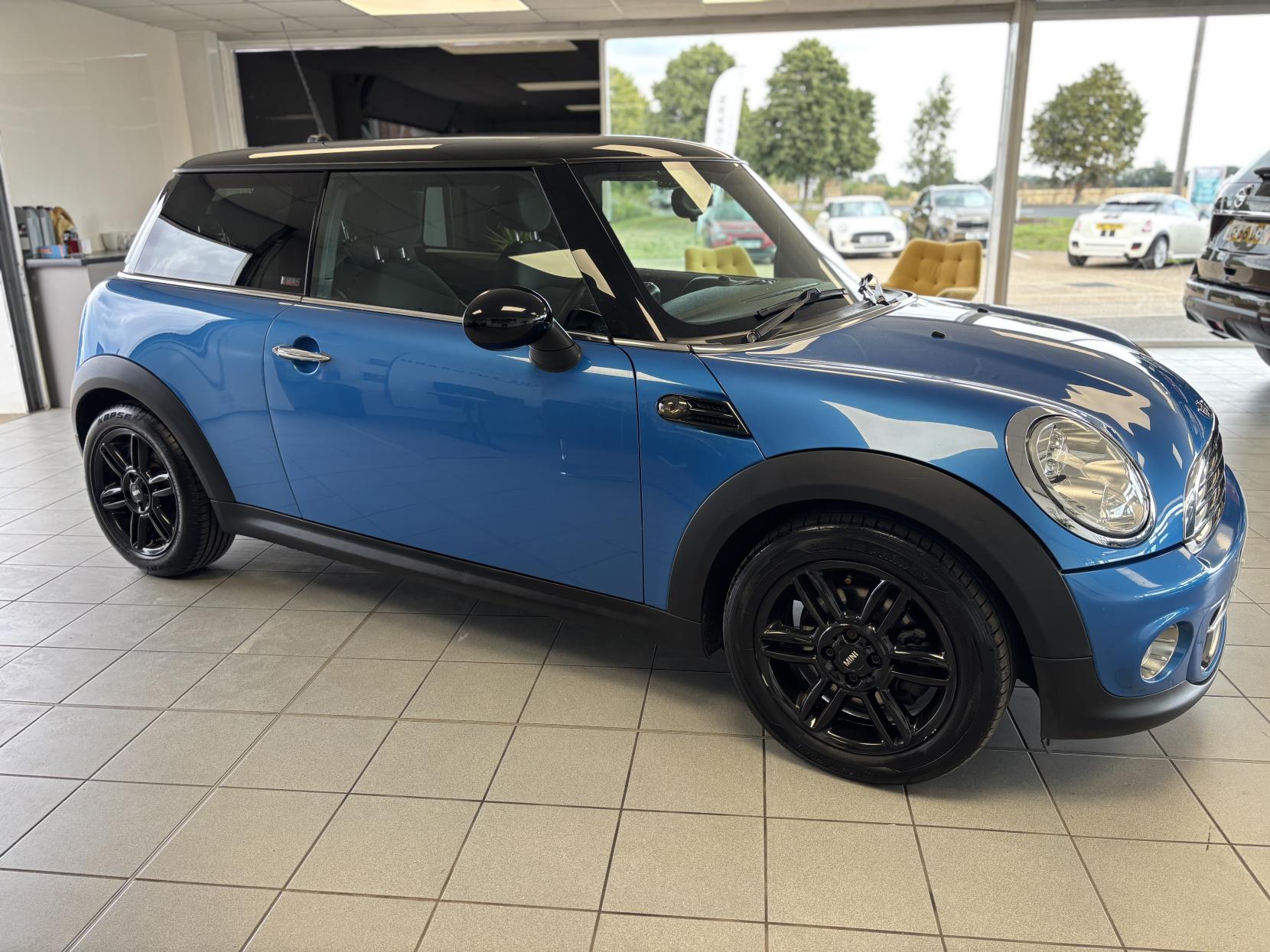 MINI Hatch 1.6 Cooper D Pimlico Hatchback 3dr Diesel Manual Euro 5 (s/s) (112 ps)