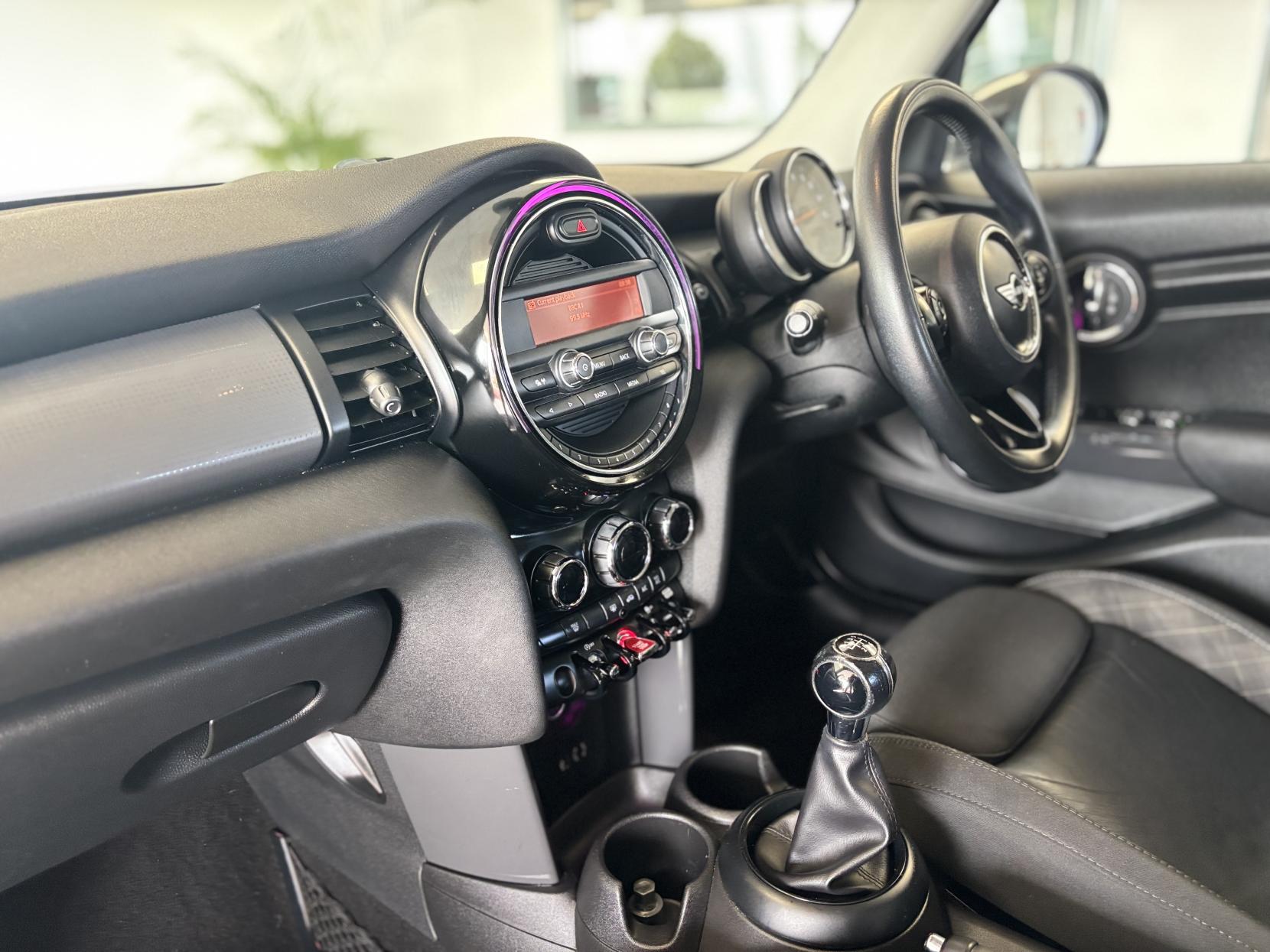 MINI Hatch 1.5 Cooper Hatchback 5dr Petrol Manual Euro 6 (s/s) (136 ps)
