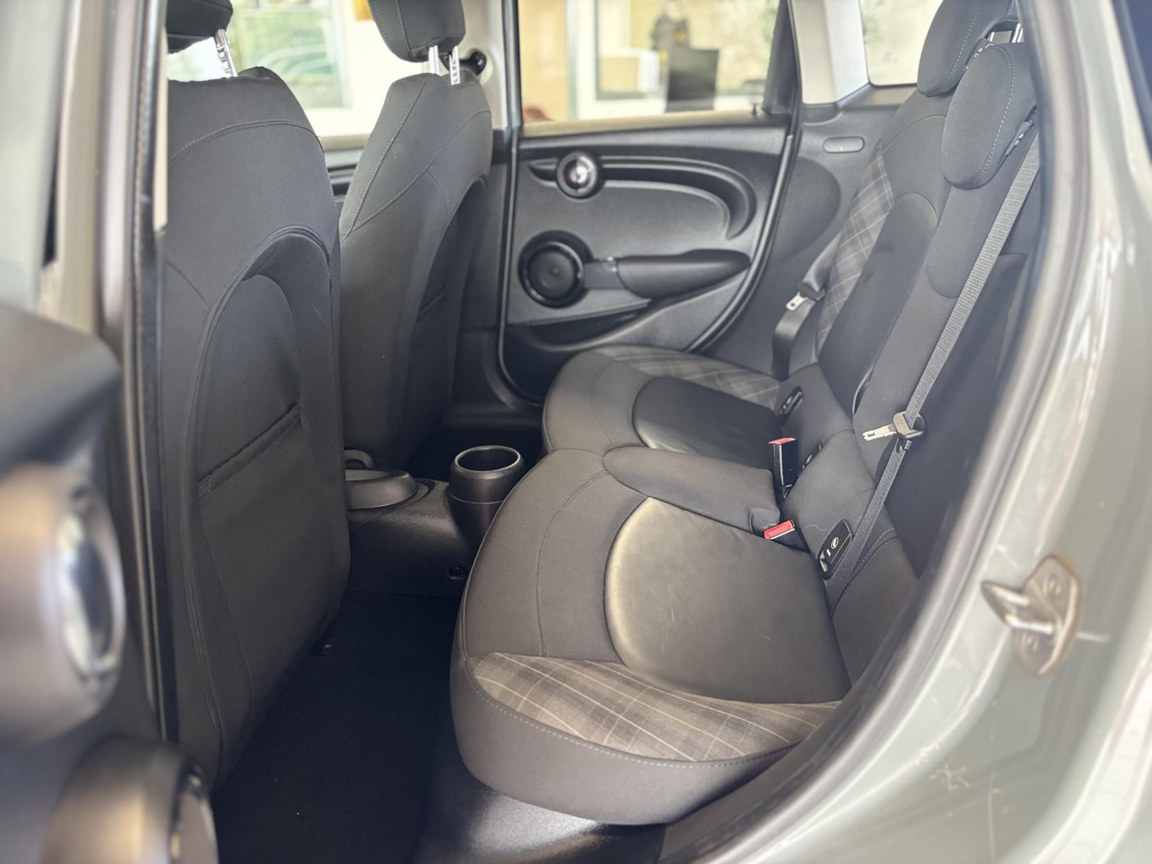 MINI Hatch 1.5 Cooper Hatchback 5dr Petrol Manual Euro 6 (s/s) (136 ps)