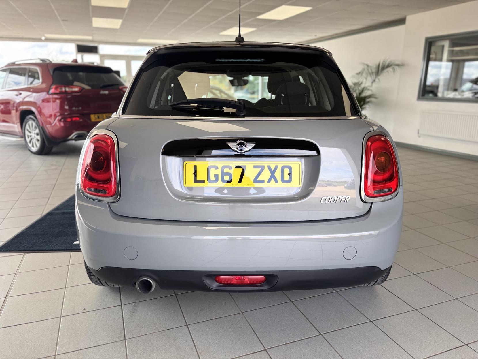 MINI Hatch 1.5 Cooper Hatchback 5dr Petrol Manual Euro 6 (s/s) (136 ps)