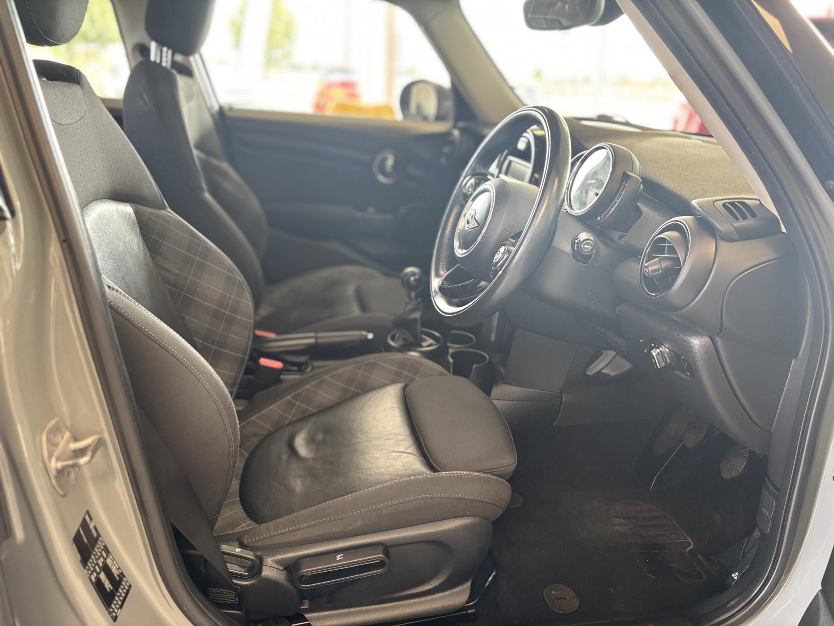 MINI Hatch 1.5 Cooper Hatchback 5dr Petrol Manual Euro 6 (s/s) (136 ps)