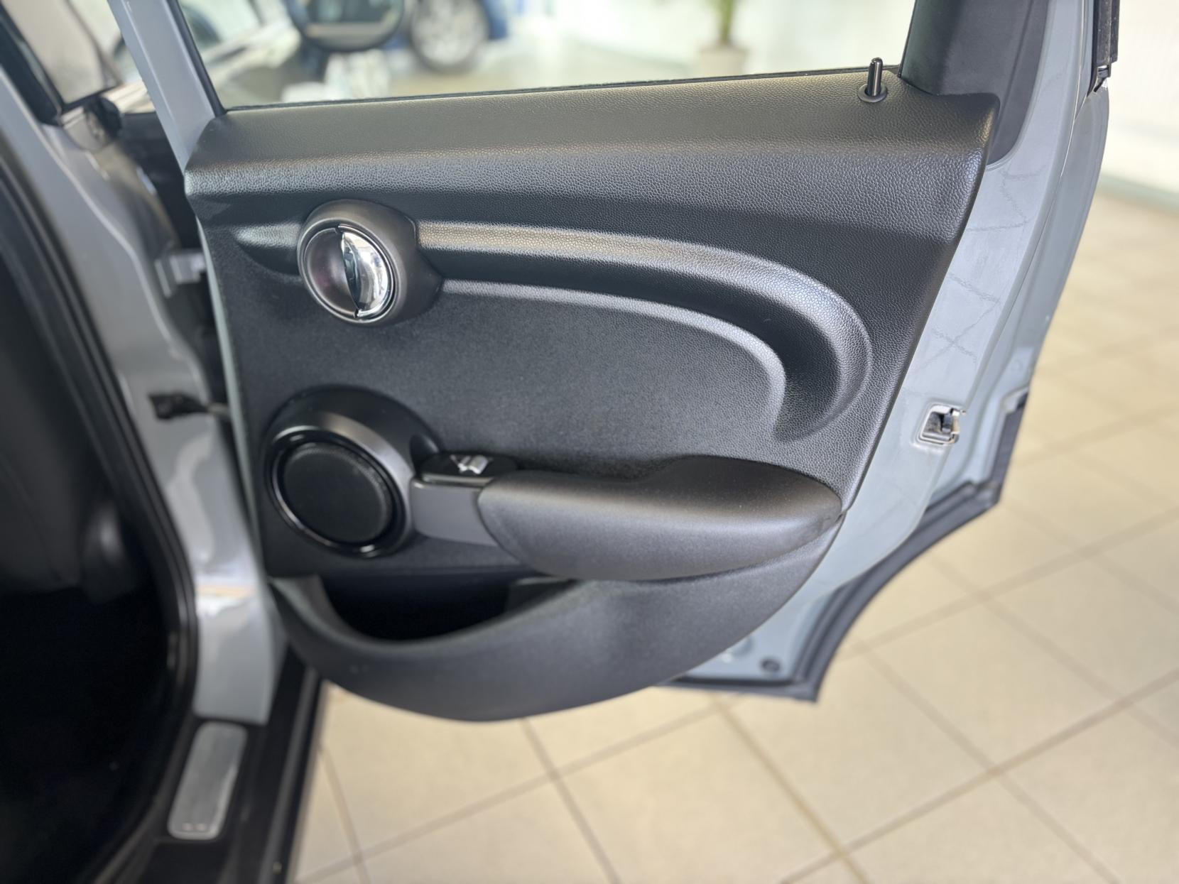 MINI Hatch 1.5 Cooper Hatchback 5dr Petrol Manual Euro 6 (s/s) (136 ps)