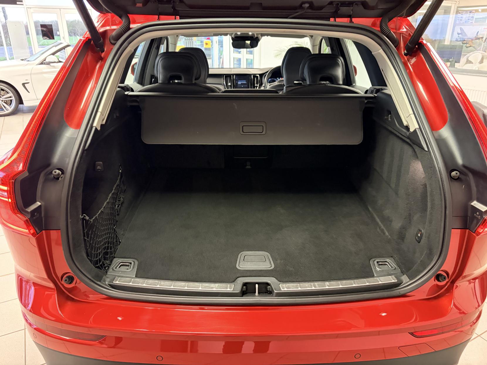 Volvo XC60 2.0 D4 Momentum SUV 5dr Diesel Manual AWD Euro 6 (s/s) (190 ps)