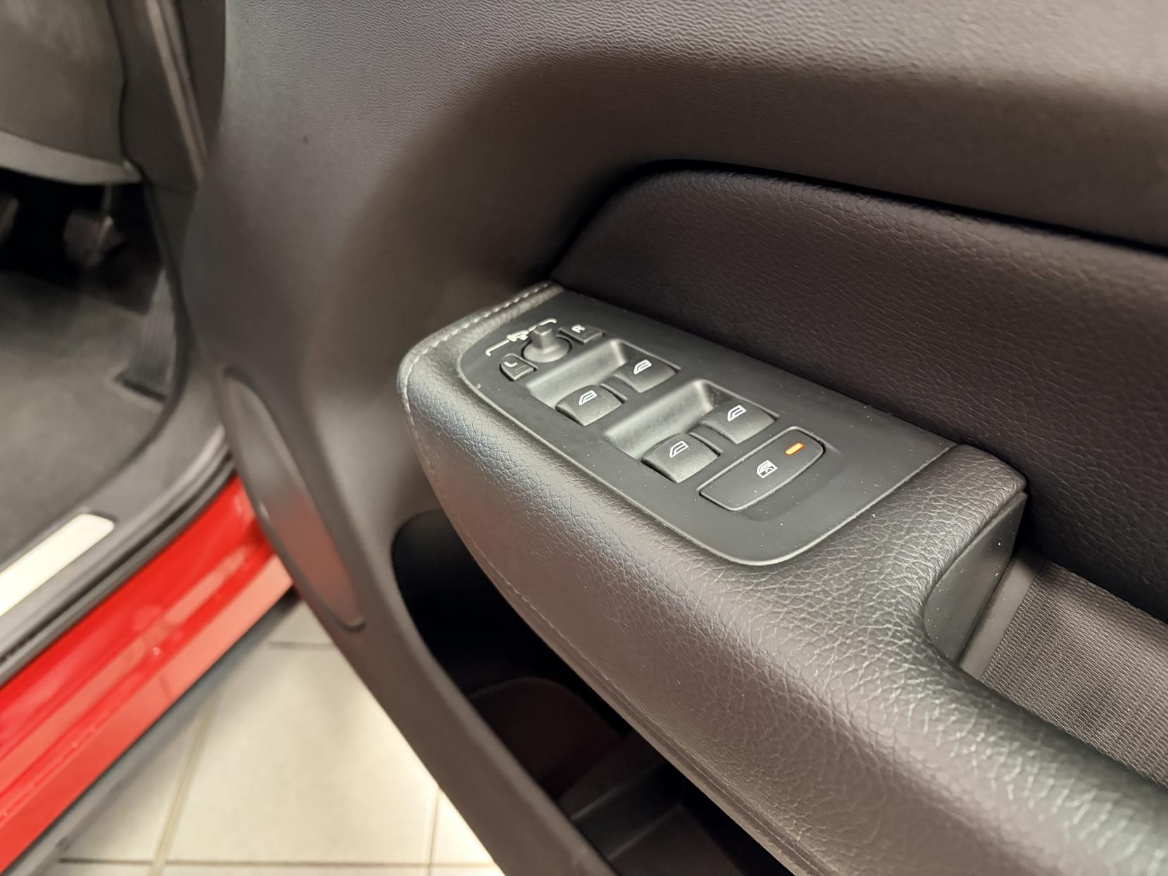 Volvo XC60 2.0 D4 Momentum SUV 5dr Diesel Manual AWD Euro 6 (s/s) (190 ps)