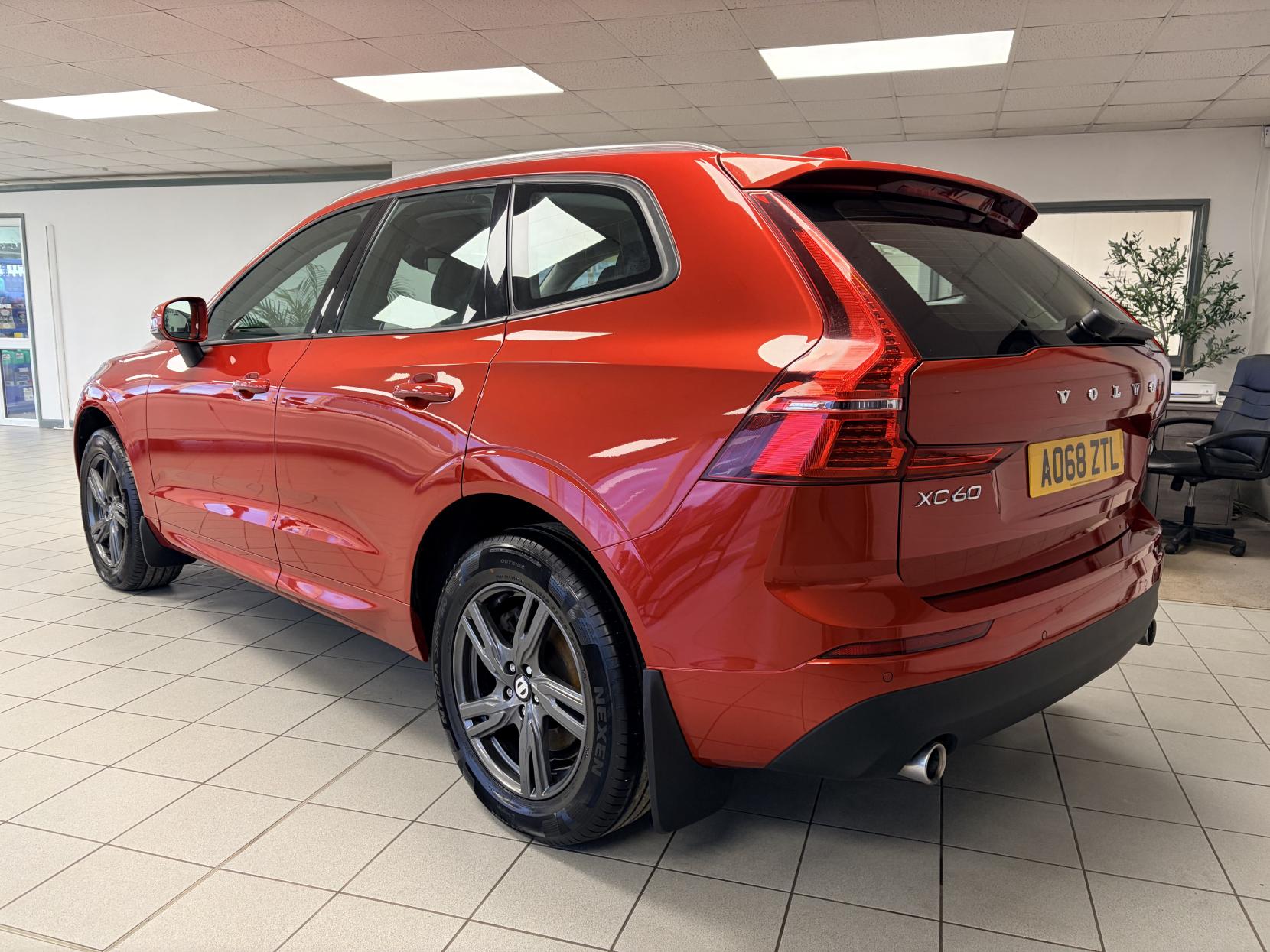 Volvo XC60 2.0 D4 Momentum SUV 5dr Diesel Manual AWD Euro 6 (s/s) (190 ps)