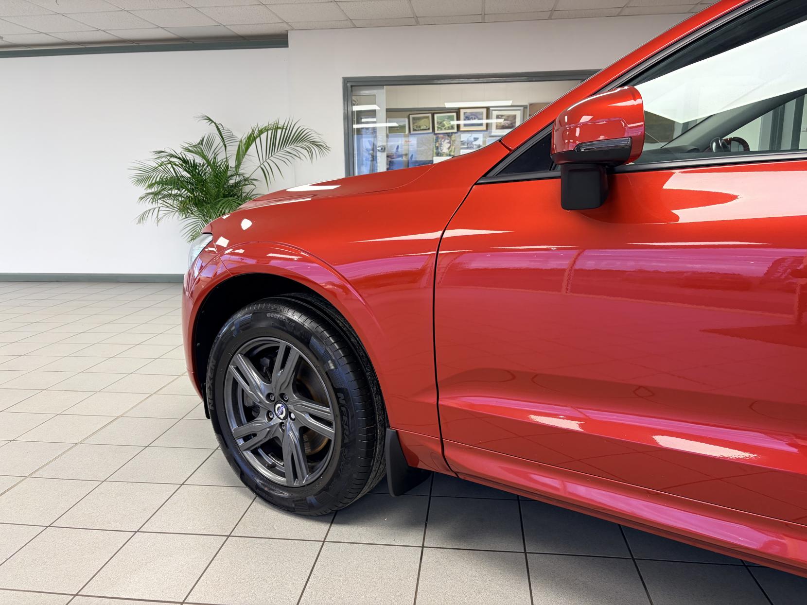 Volvo XC60 2.0 D4 Momentum SUV 5dr Diesel Manual AWD Euro 6 (s/s) (190 ps)