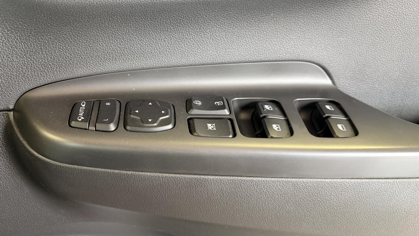 Hyundai KONA 64kWh Premium SUV 5dr Electric Auto (7kW Charger) (204 ps)