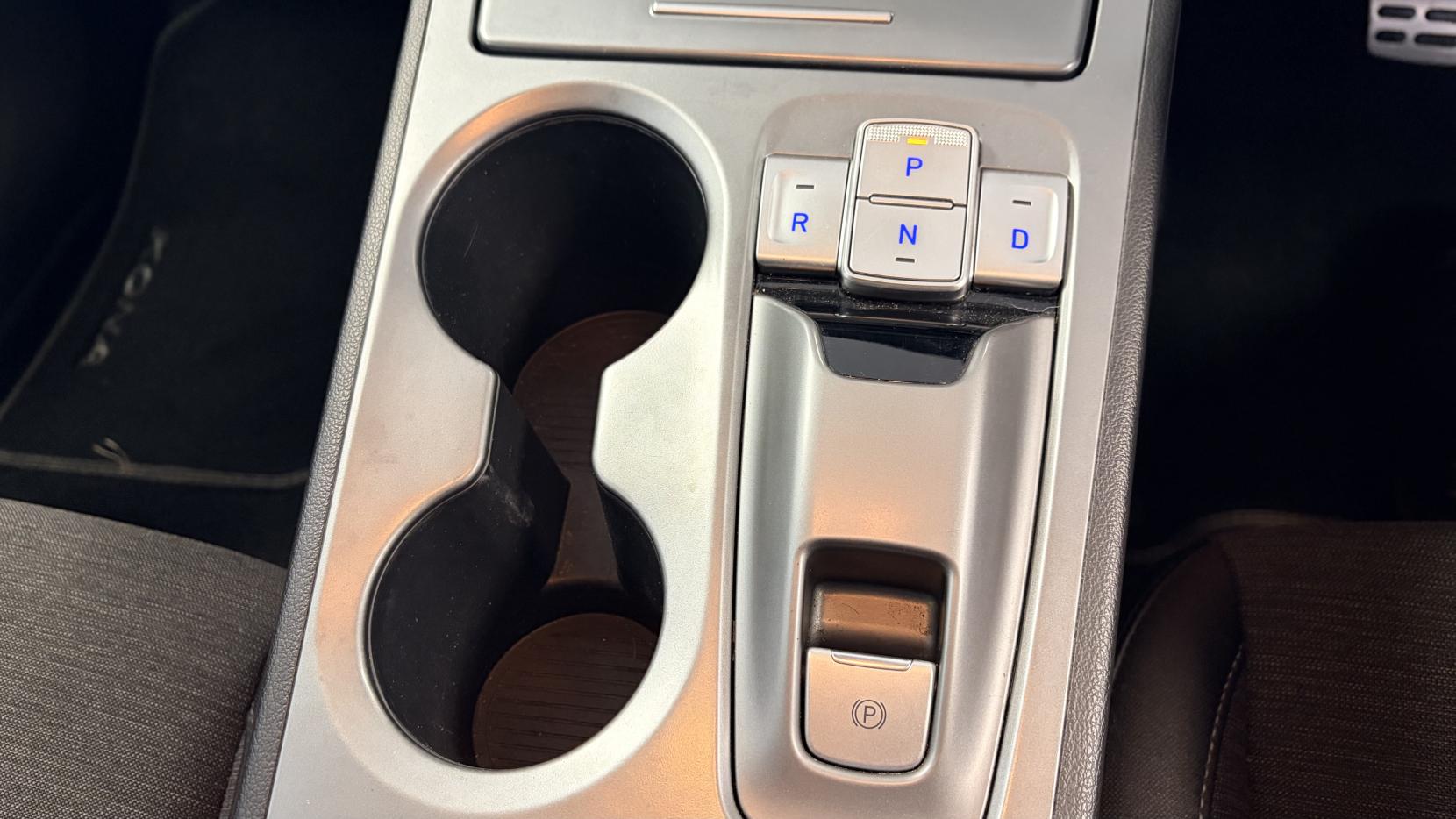 Hyundai KONA 64kWh Premium SUV 5dr Electric Auto (7kW Charger) (204 ps)