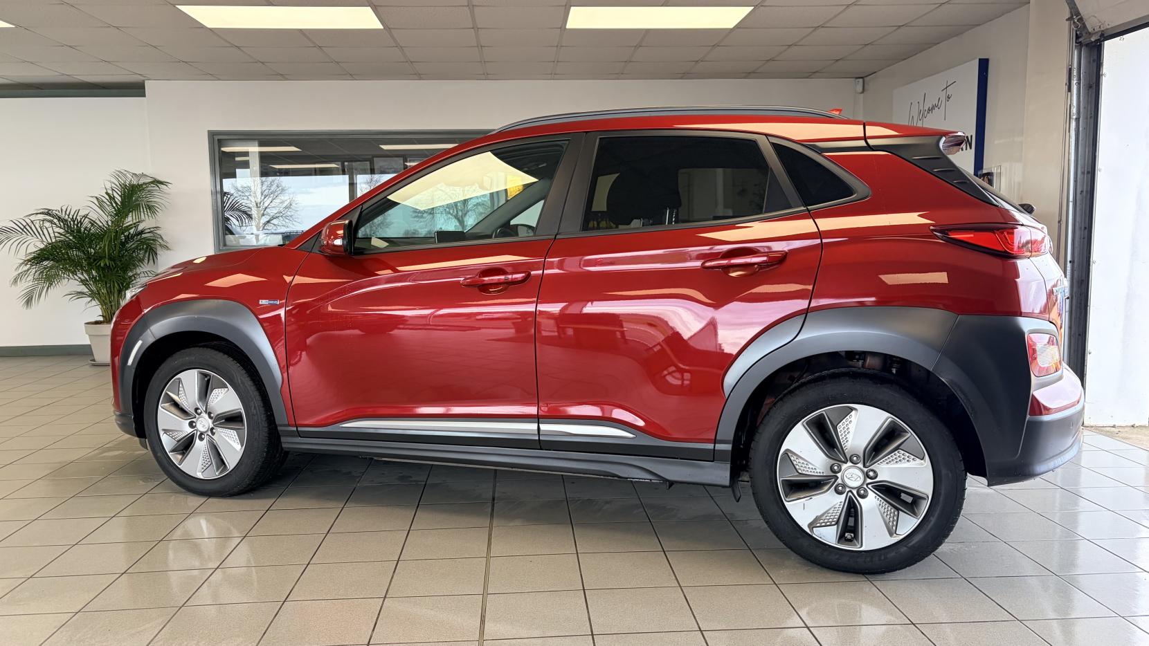Hyundai KONA 64kWh Premium SUV 5dr Electric Auto (7kW Charger) (204 ps)