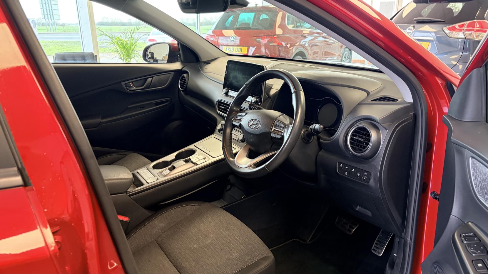 Hyundai KONA 64kWh Premium SUV 5dr Electric Auto (7kW Charger) (204 ps)