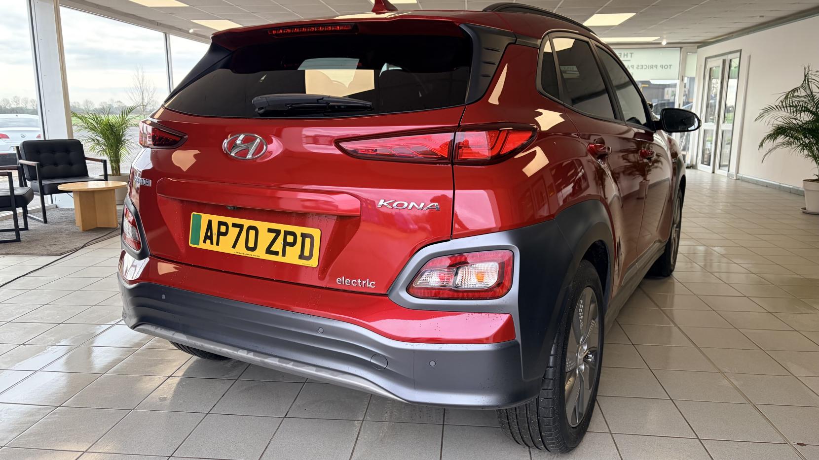 Hyundai KONA 64kWh Premium SUV 5dr Electric Auto (7kW Charger) (204 ps)
