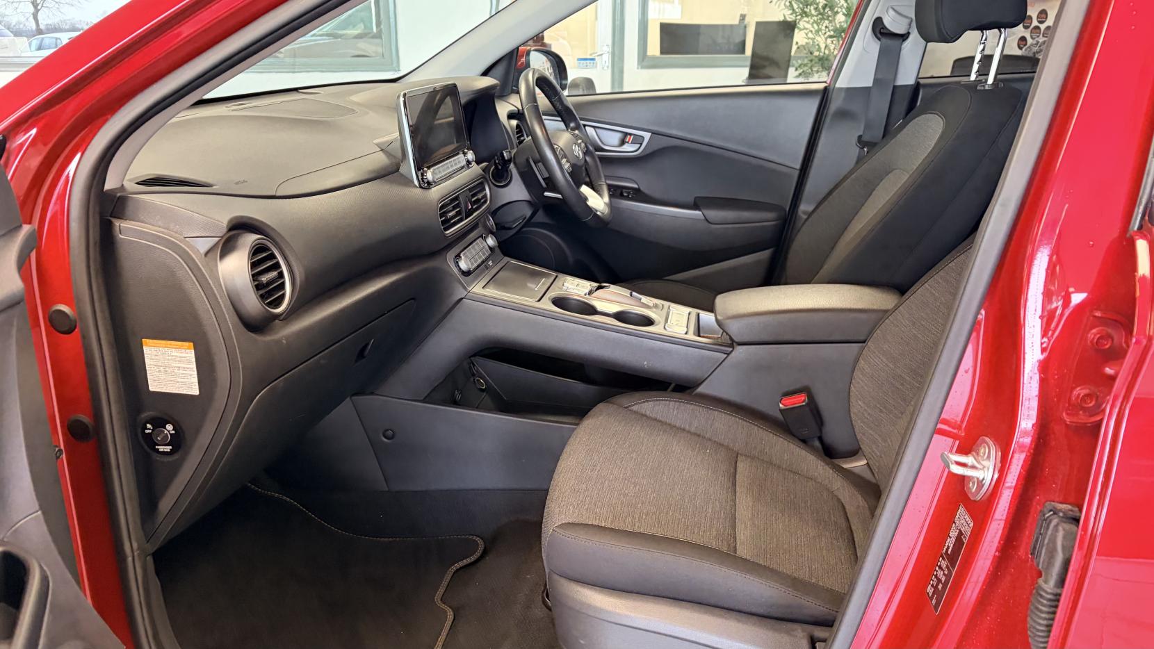 Hyundai KONA 64kWh Premium SUV 5dr Electric Auto (7kW Charger) (204 ps)