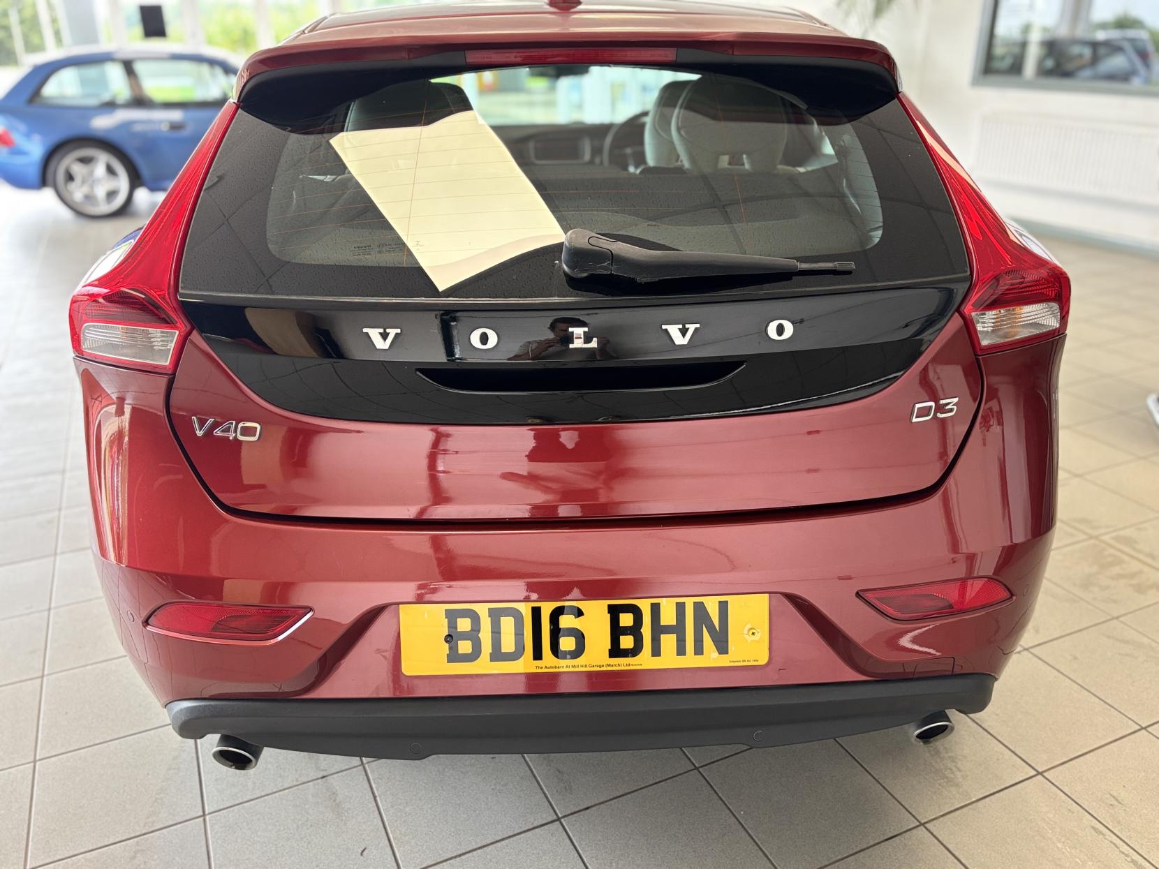 Volvo V40 2.0 D3 SE Lux Nav Hatchback 5dr Diesel Manual Euro 6 (s/s) (150 ps)
