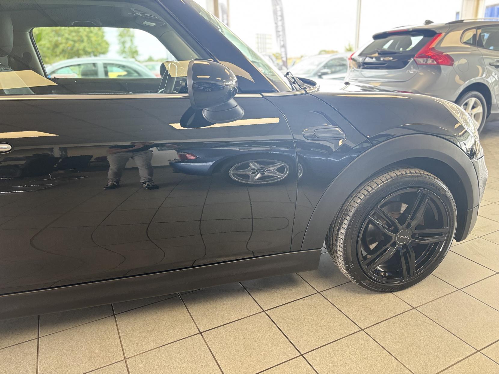 MINI Hatch 1.5 Cooper D Hatchback 3dr Diesel Manual Euro 6 (s/s) (116 ps)