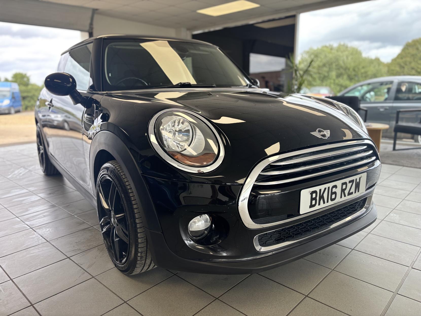 MINI Hatch 1.5 Cooper D Hatchback 3dr Diesel Manual Euro 6 (s/s) (116 ps)