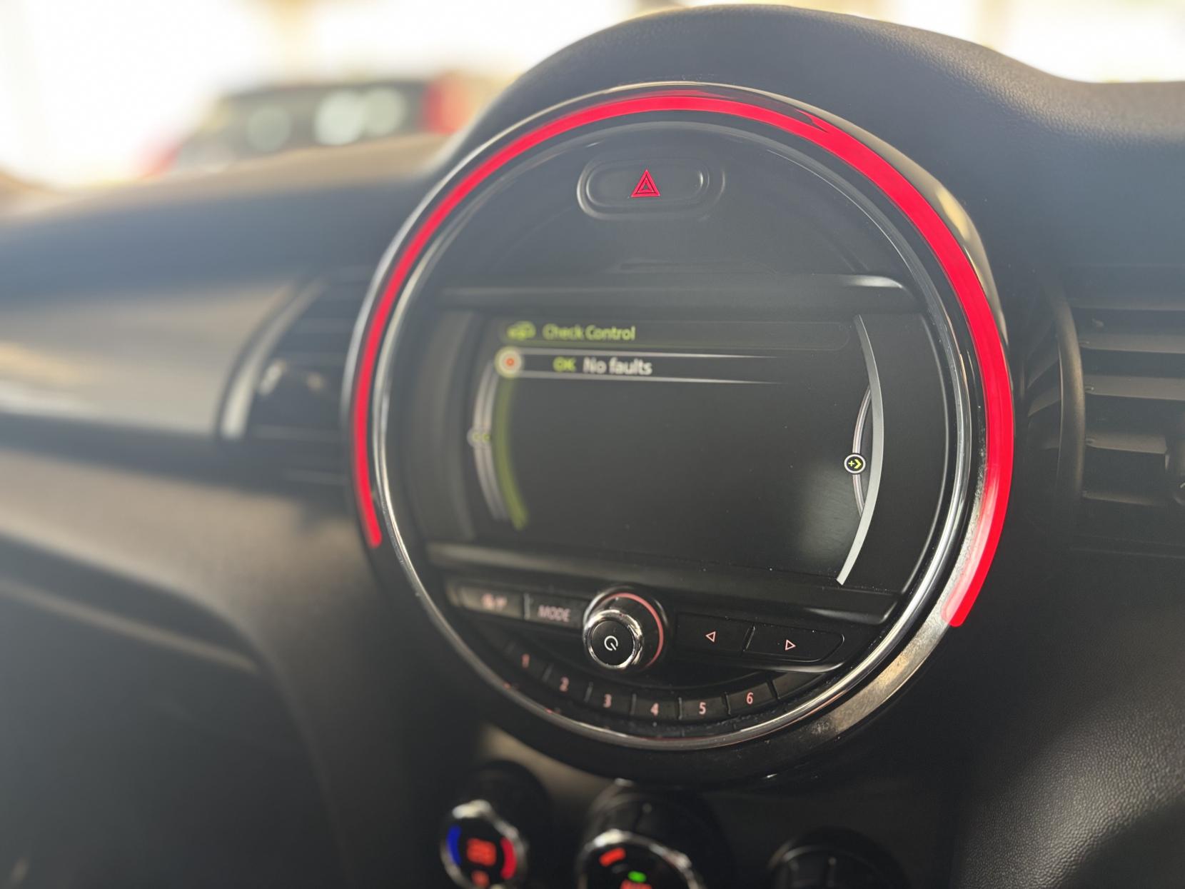 MINI Hatch 1.5 Cooper D Hatchback 3dr Diesel Manual Euro 6 (s/s) (116 ps)