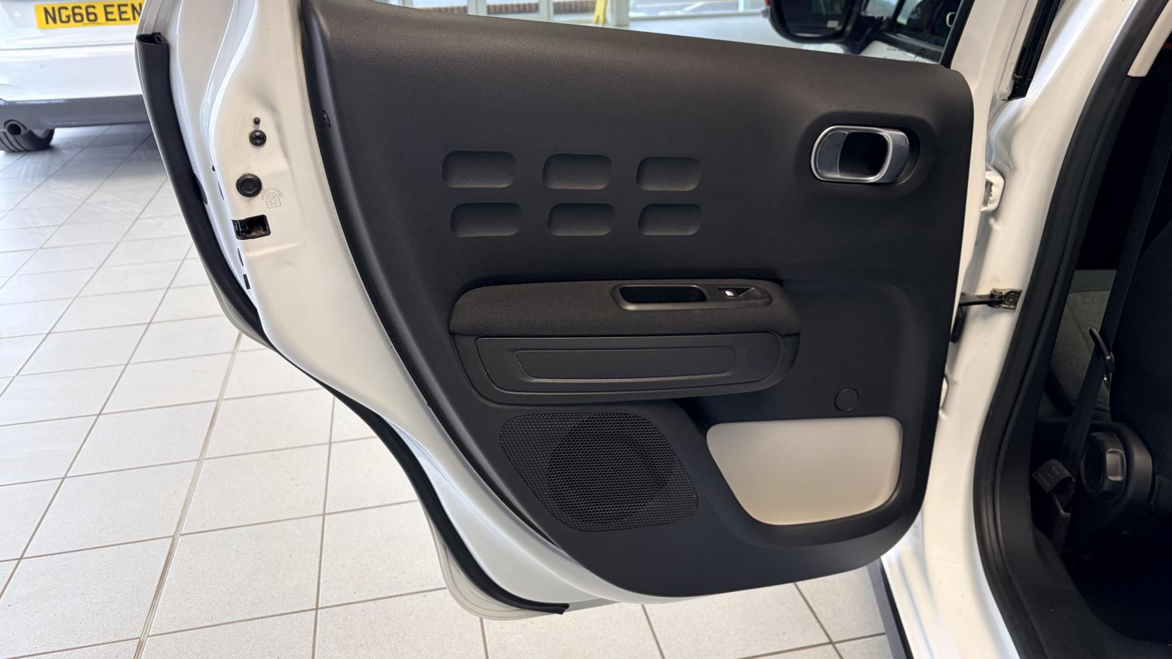 Citroen C3 1.2 PureTech Flair Hatchback 5dr Petrol Manual Euro 6 (82 ps)