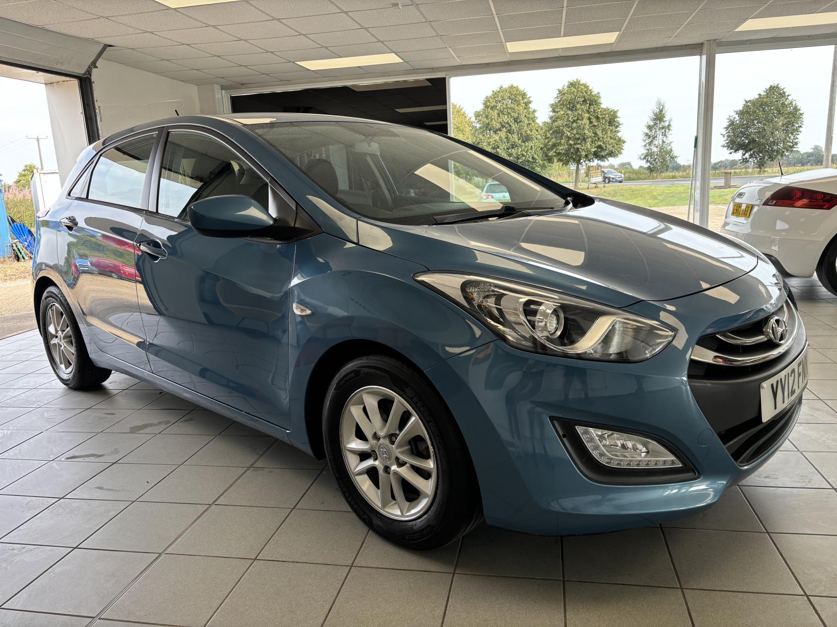 Hyundai i30 1.6 CRDi Active Hatchback 5dr Diesel Auto Euro 5 (110 ps)