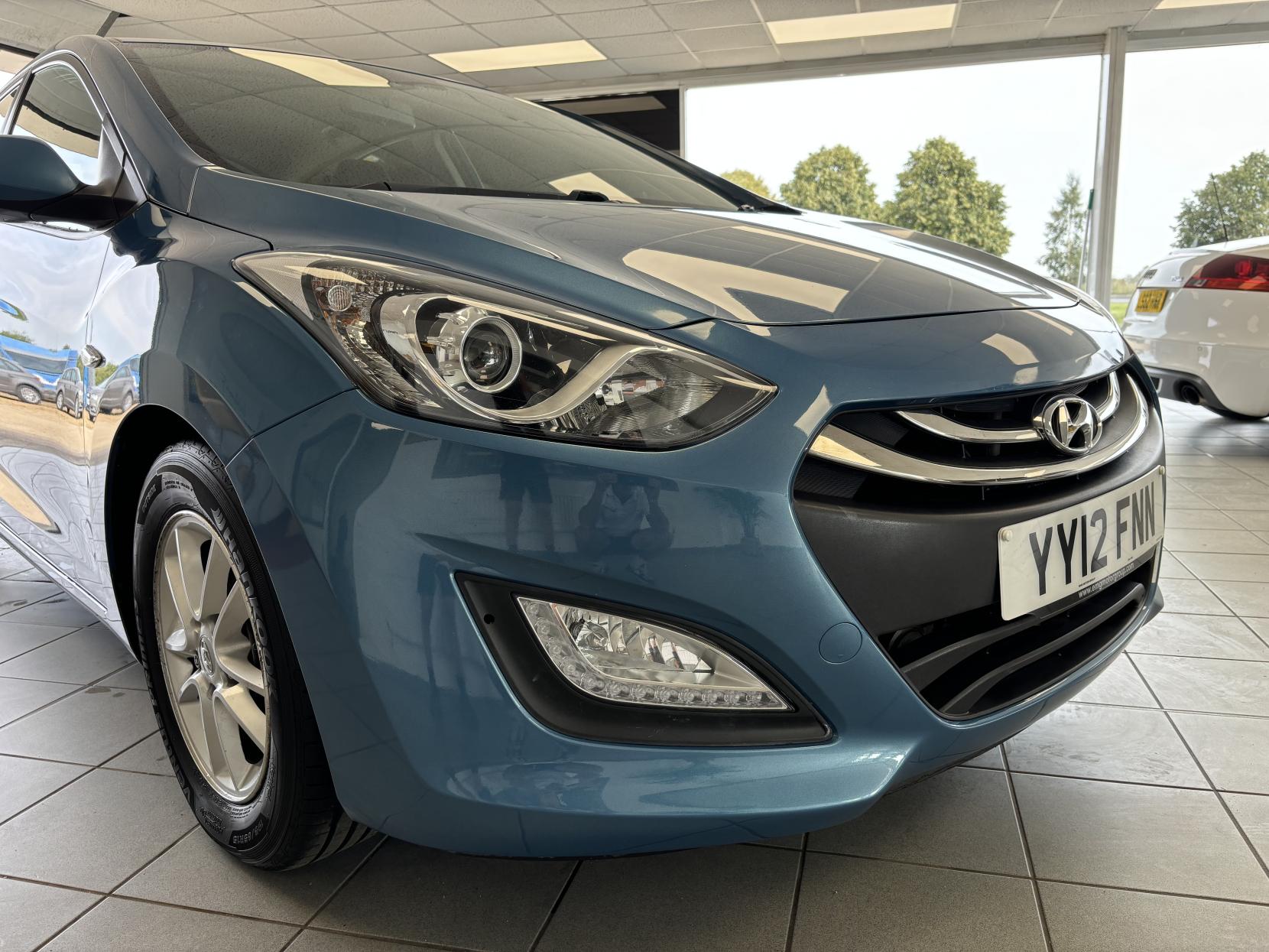 Hyundai i30 1.6 CRDi Active Hatchback 5dr Diesel Auto Euro 5 (110 ps)