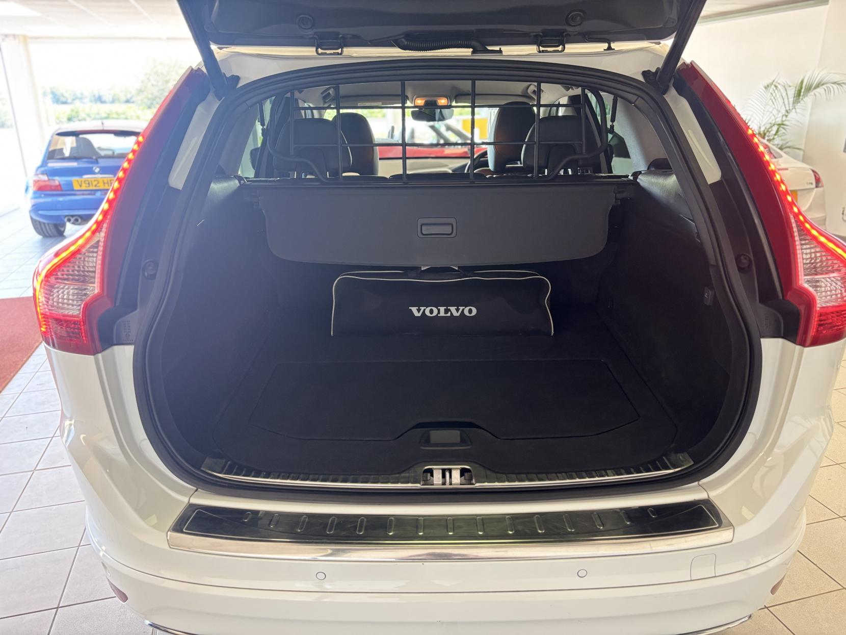Volvo XC60 2.4 D4 SE Lux Nav SUV 5dr Diesel Manual AWD Euro 6 (s/s) (190 ps)
