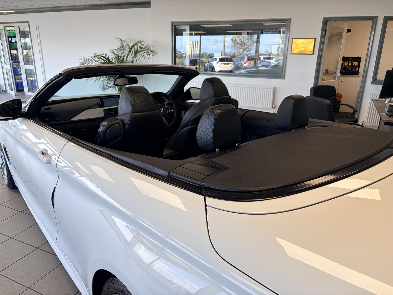 BMW 4 Series 3.0 435i M Sport Convertible 2dr Petrol Auto Euro 6 (s/s) (306 ps)