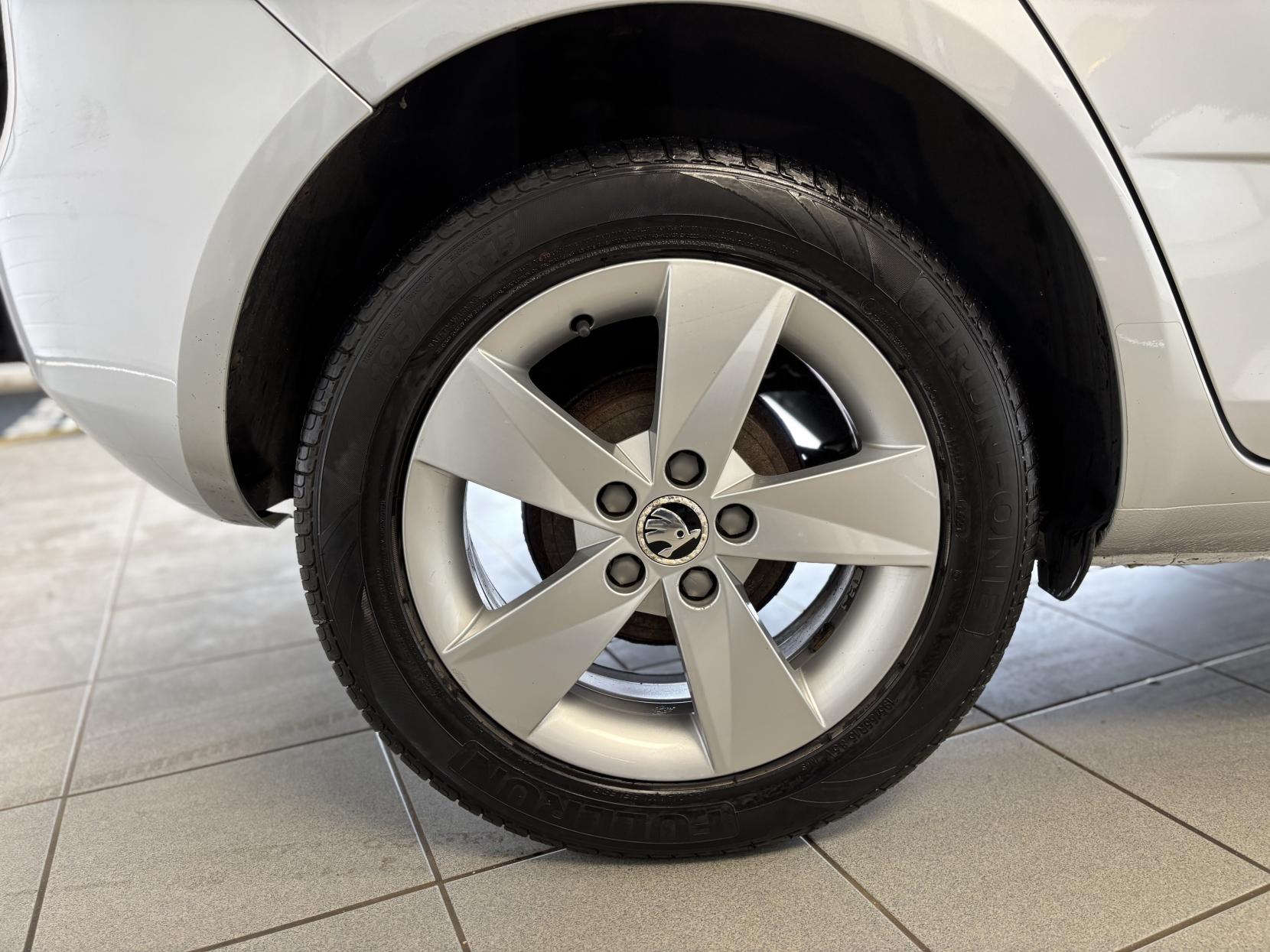Skoda Fabia 1.2 SE Hatchback 5dr Petrol Manual Euro 5 (69 ps)