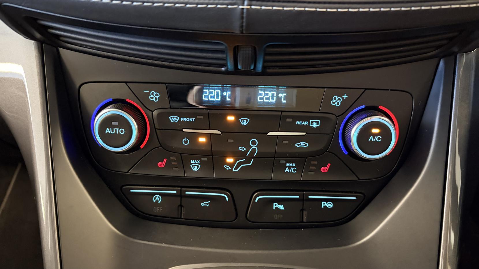 Ford Kuga 2.0 TDCi EcoBlue Vignale SUV 5dr Diesel Powershift AWD Euro 6 (s/s) (180 ps)