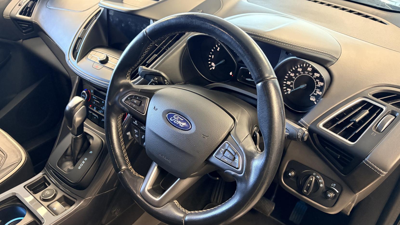 Ford Kuga 2.0 TDCi EcoBlue Vignale SUV 5dr Diesel Powershift AWD Euro 6 (s/s) (180 ps)