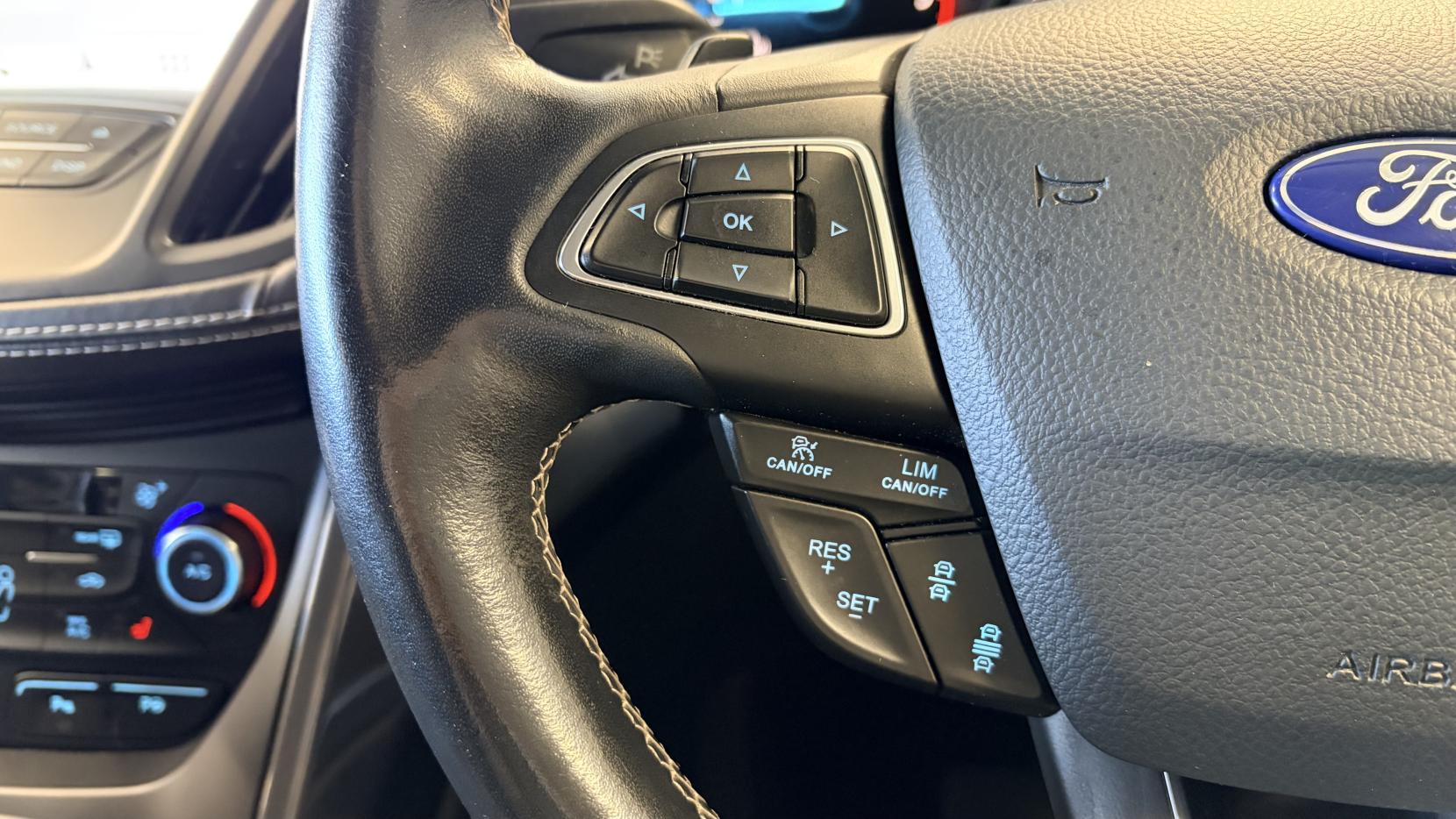 Ford Kuga 2.0 TDCi EcoBlue Vignale SUV 5dr Diesel Powershift AWD Euro 6 (s/s) (180 ps)