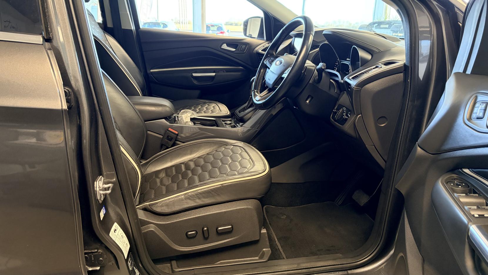 Ford Kuga 2.0 TDCi EcoBlue Vignale SUV 5dr Diesel Powershift AWD Euro 6 (s/s) (180 ps)